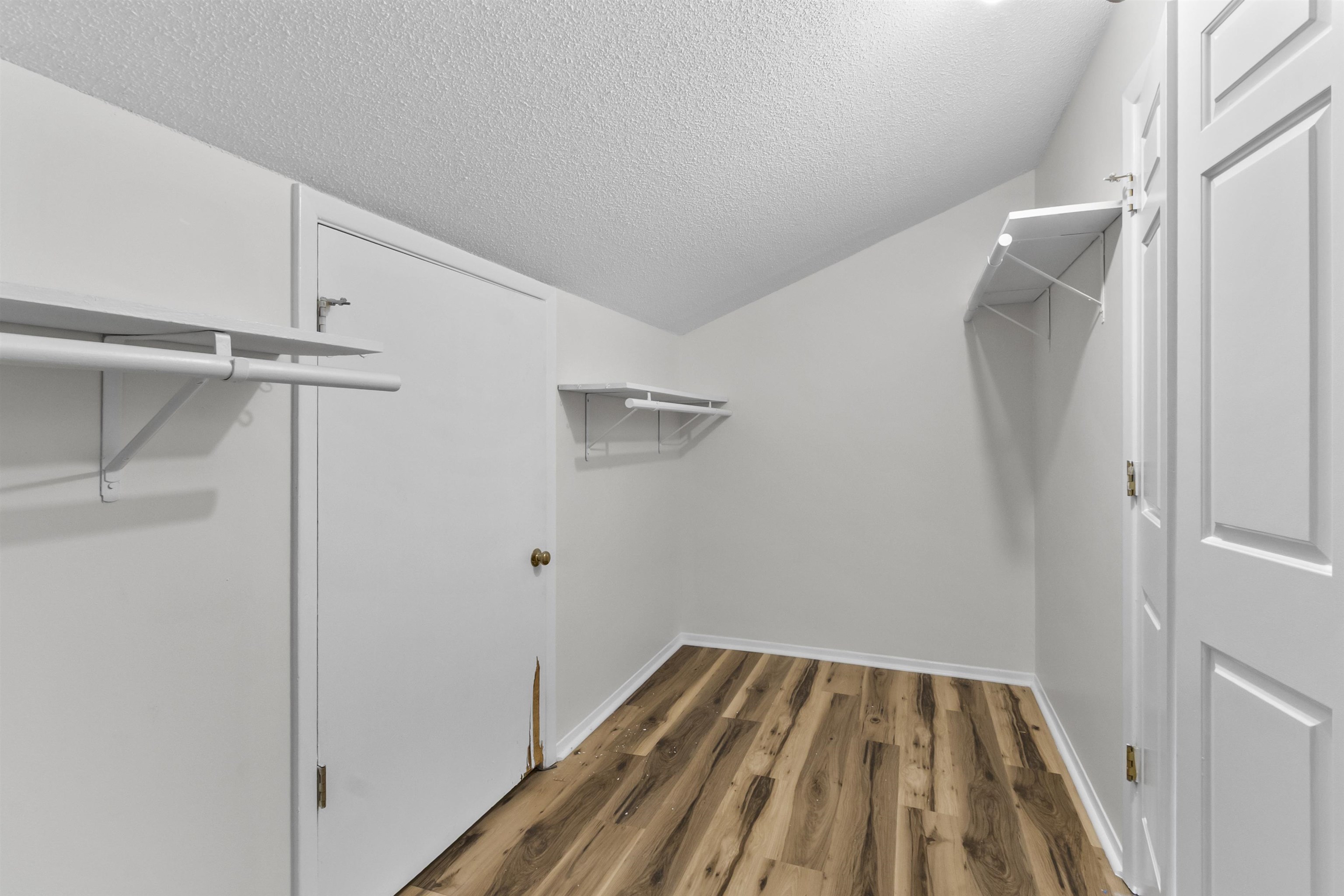1404 Winding Way Property Photo 31