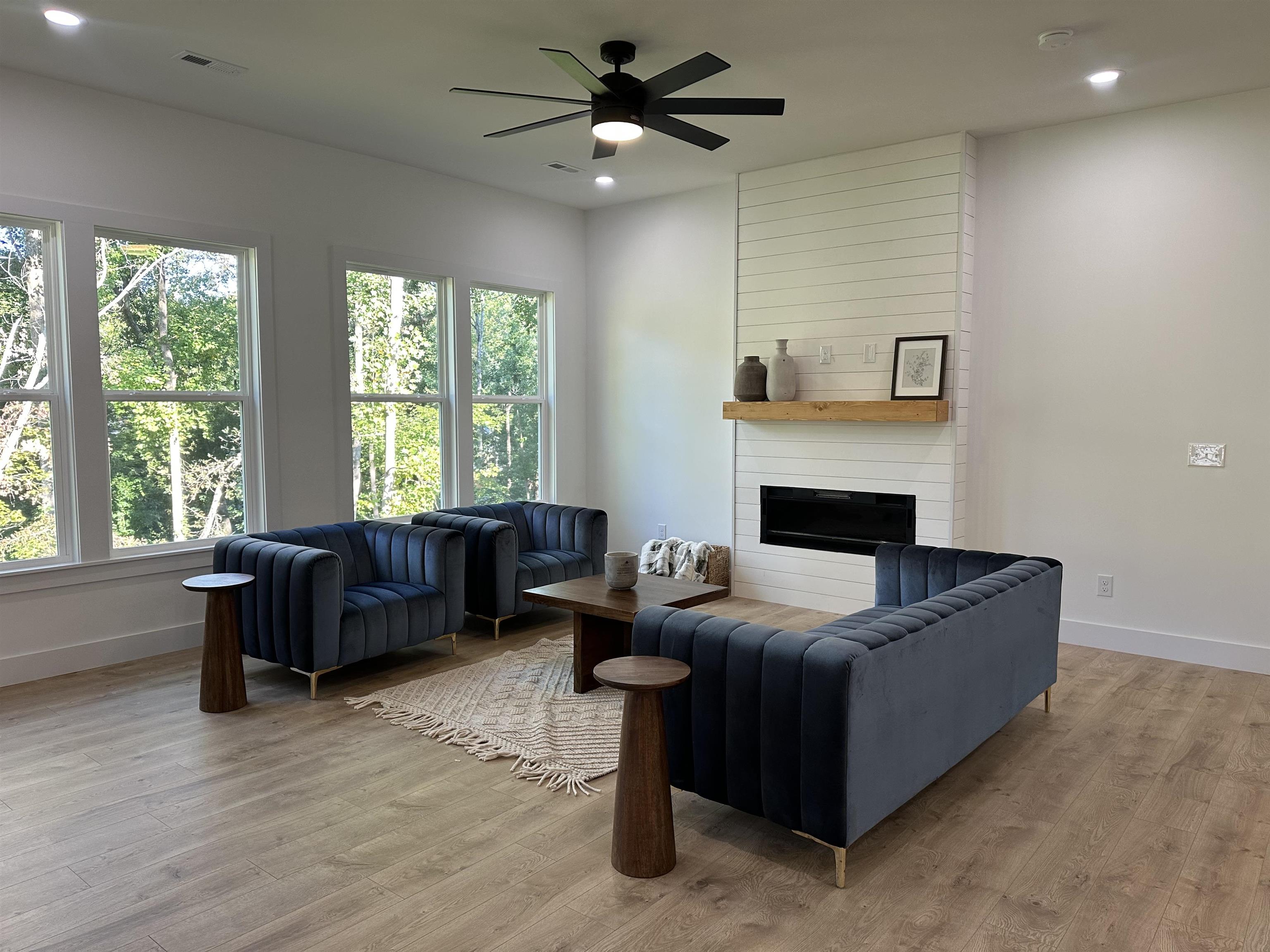 146 Saxon Drive Property Photo 4
