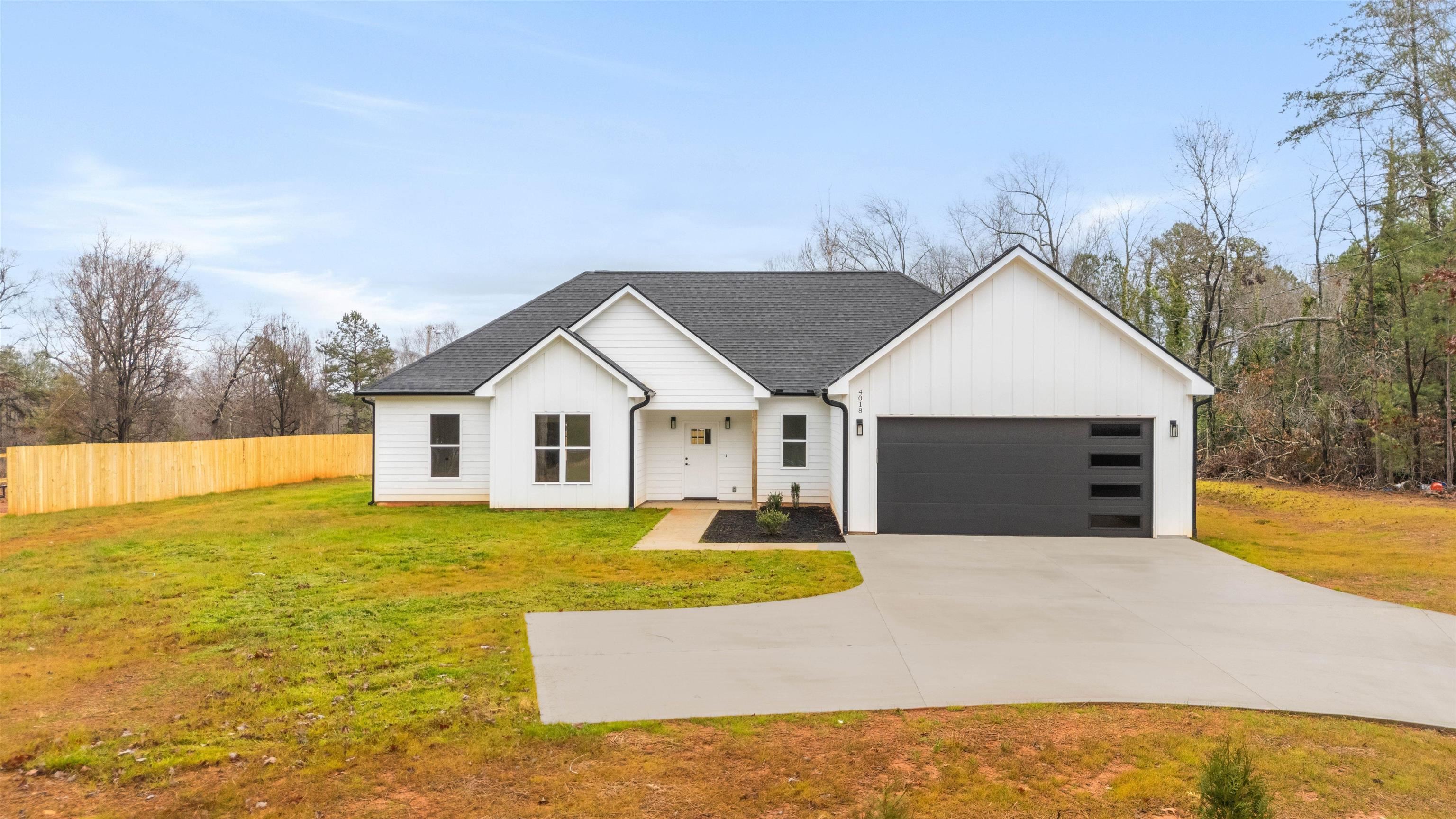 4018 Chesnee Hwy Property Photo 1