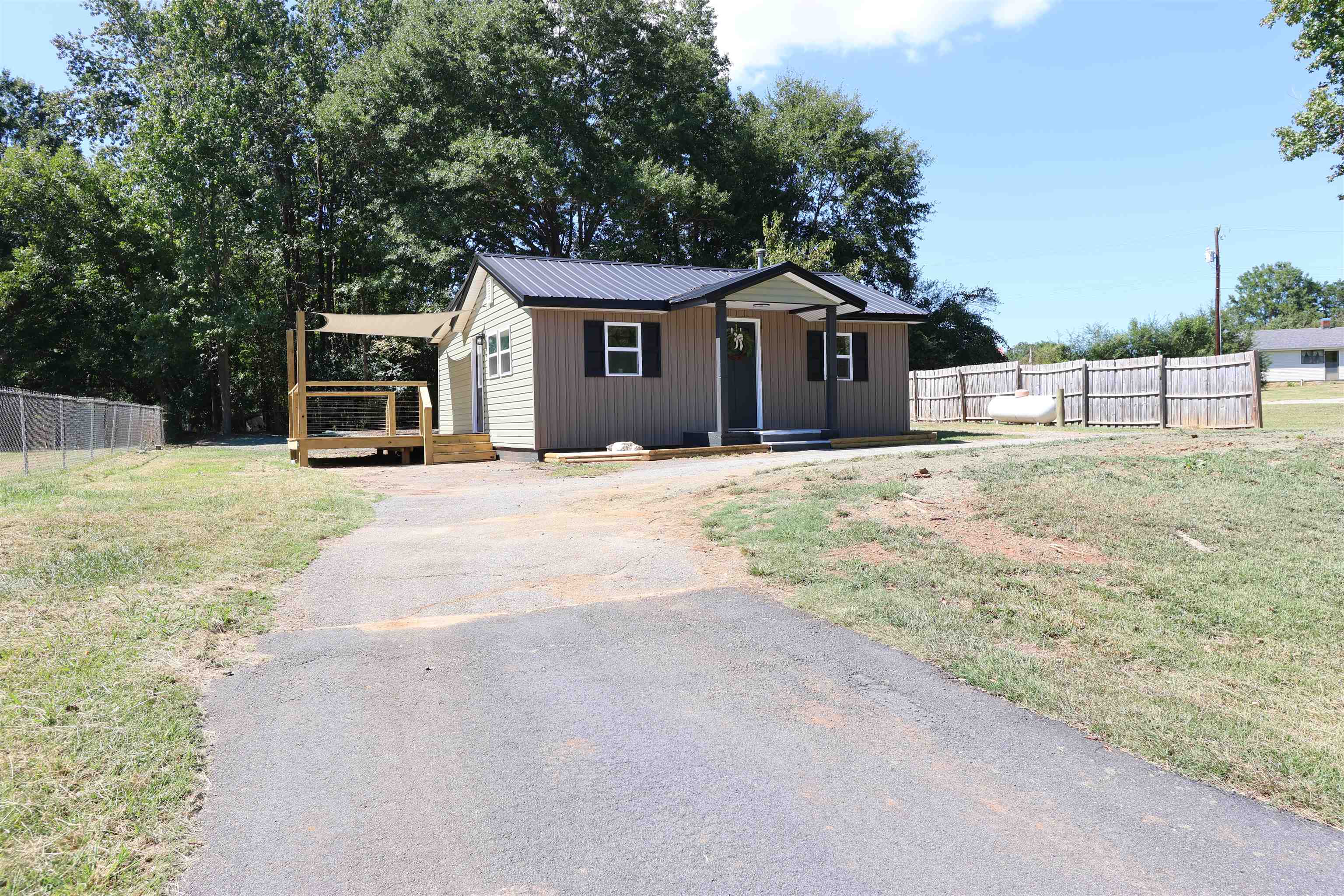 48 Blackstock Road Property Photo 3
