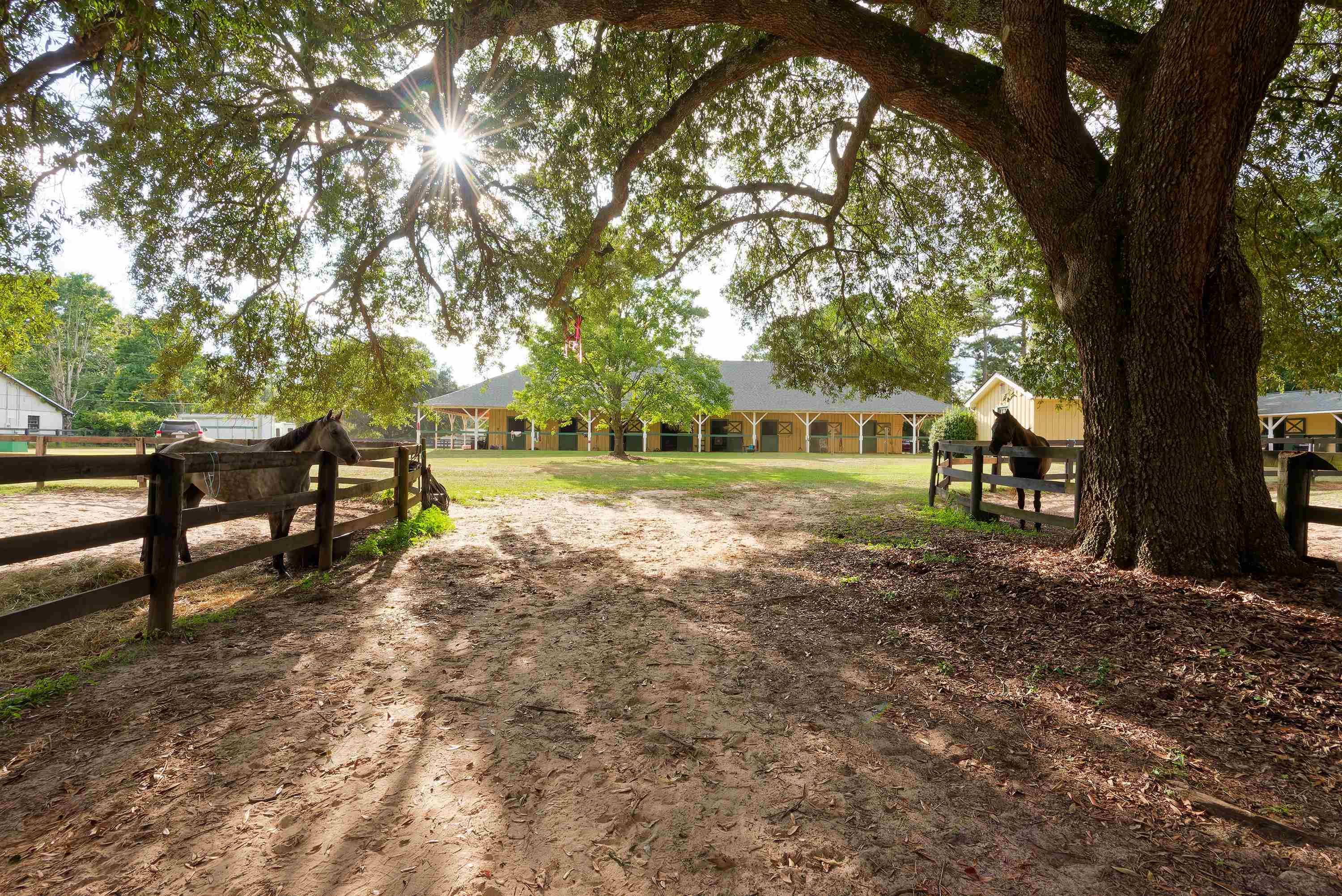 844, 846 Se Two Notch Road Property Photo 1