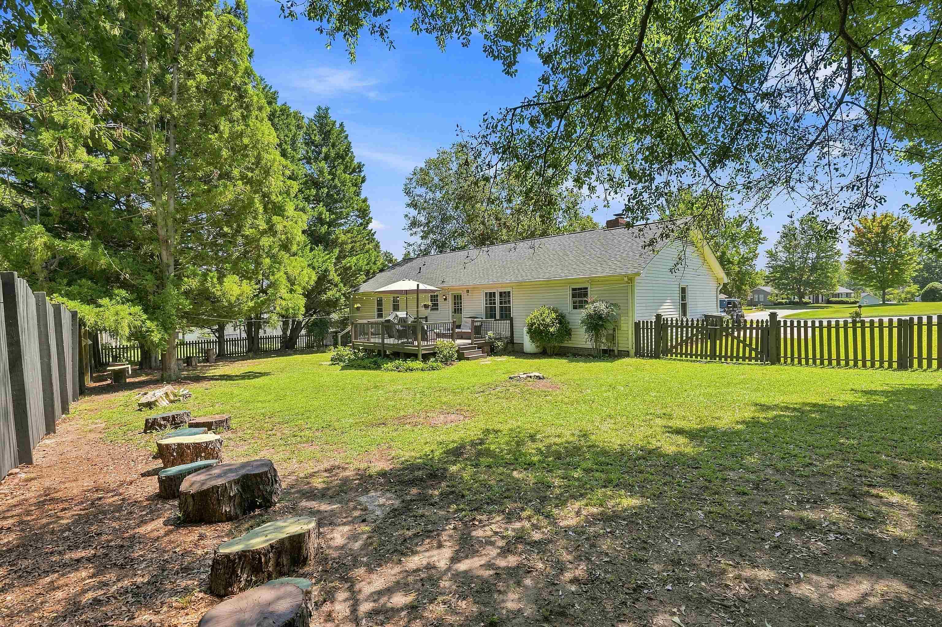109 Stonehenge Court Property Photo 28