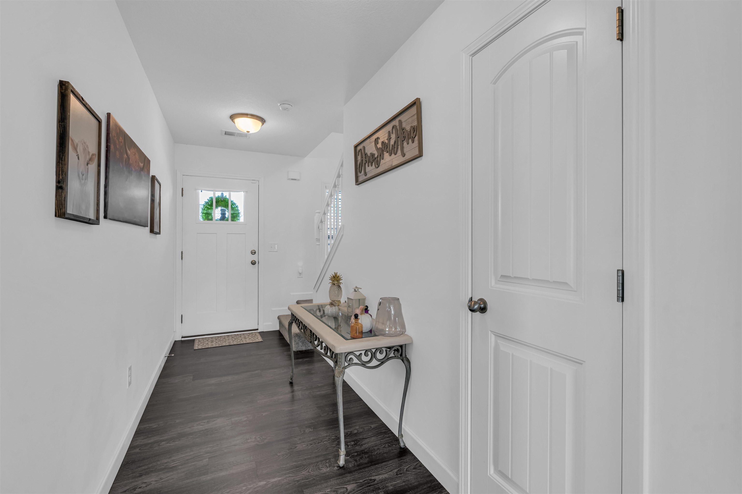 547 Foster Place Property Photo 7