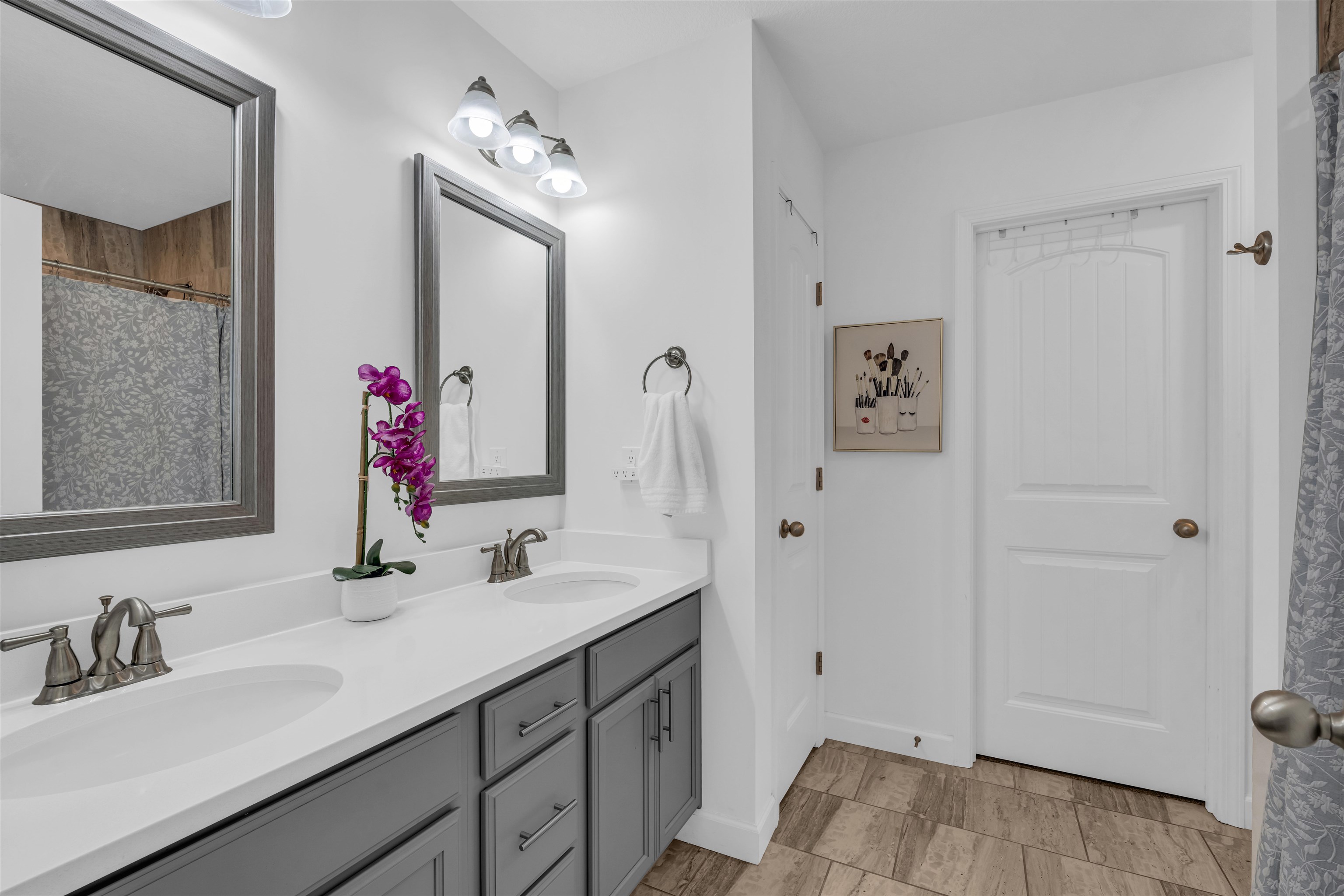 547 Foster Place Property Photo 14