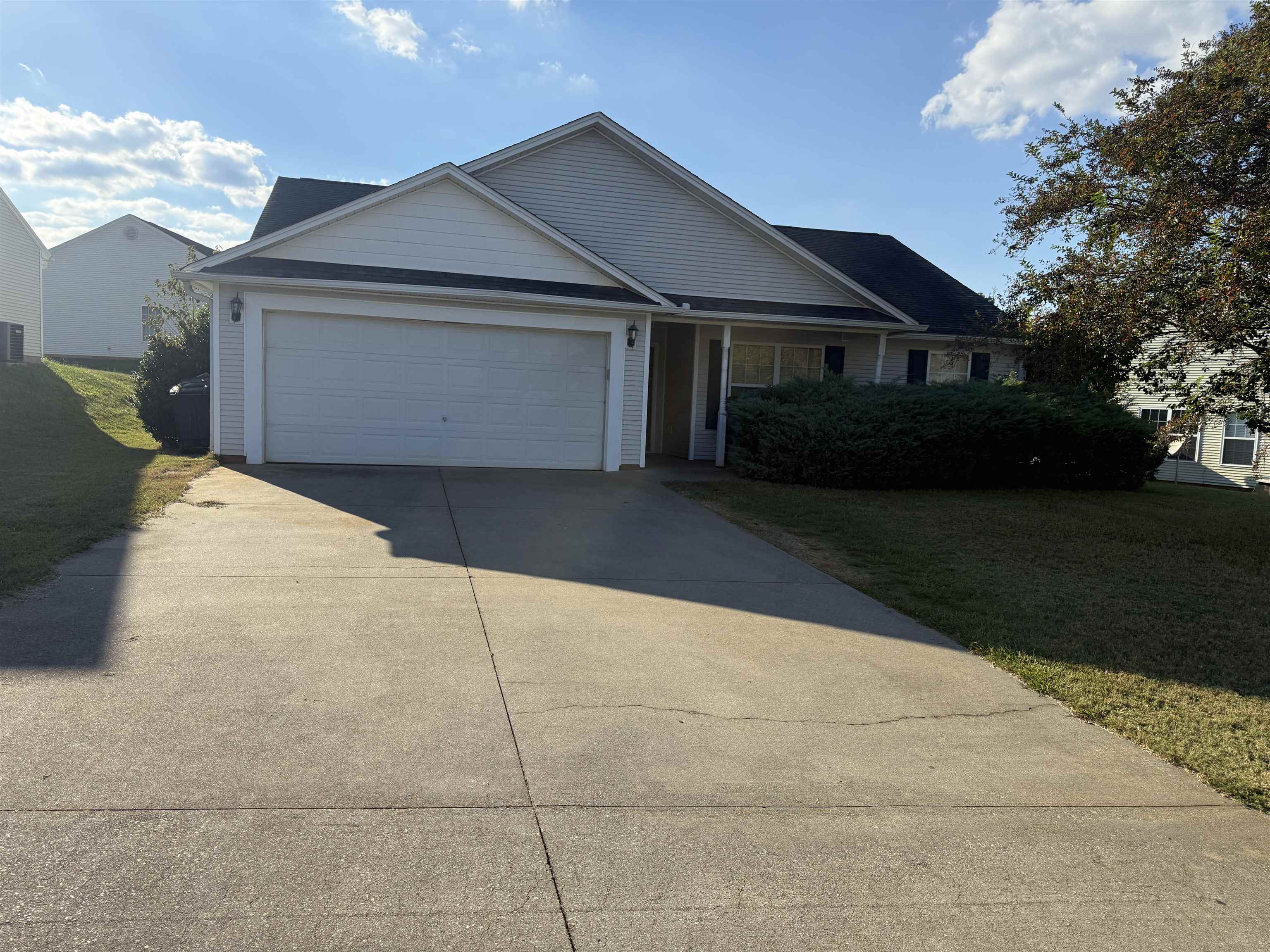 324 Lockport Way Property Photo 2
