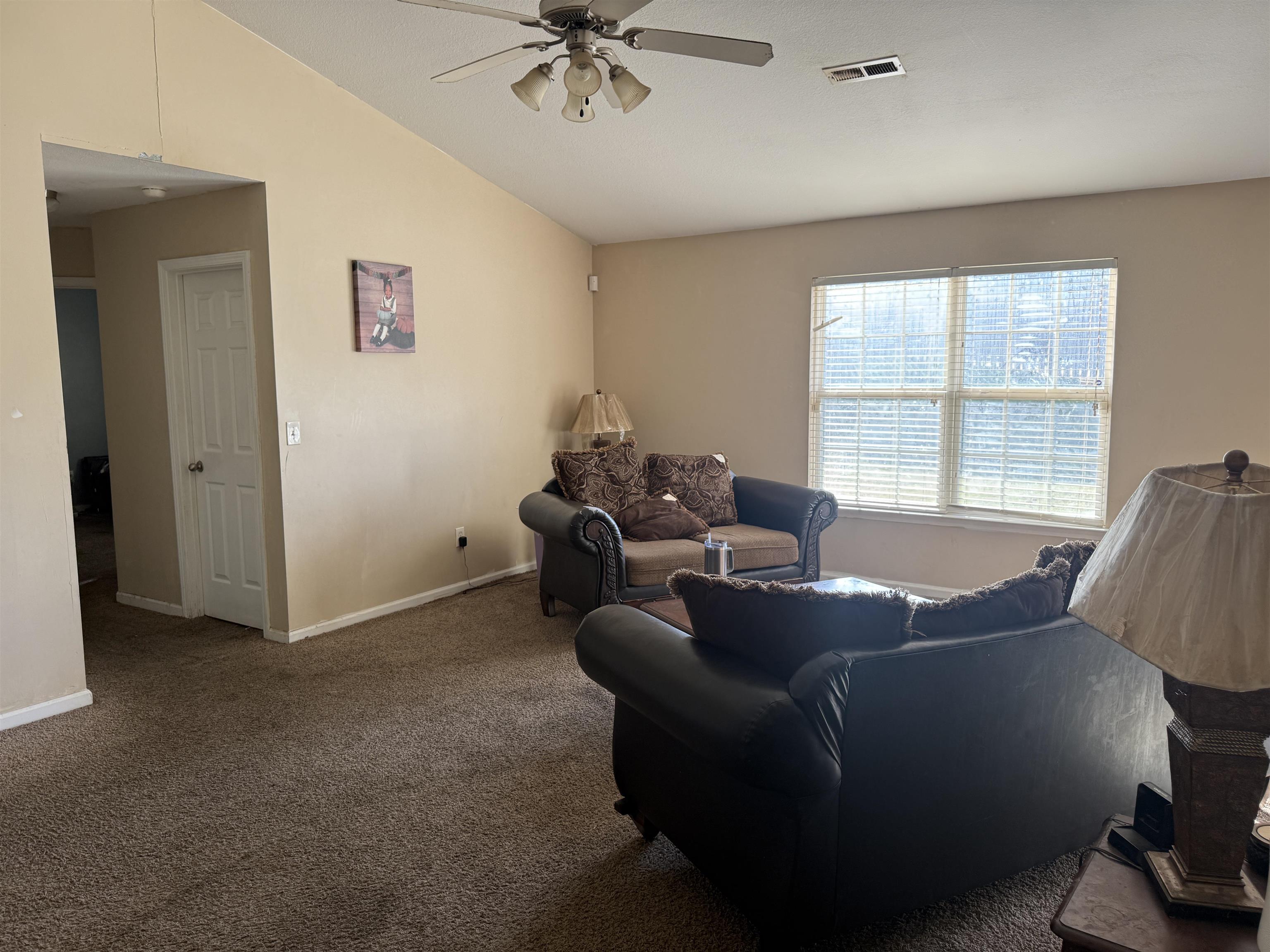 324 Lockport Way Property Photo 5