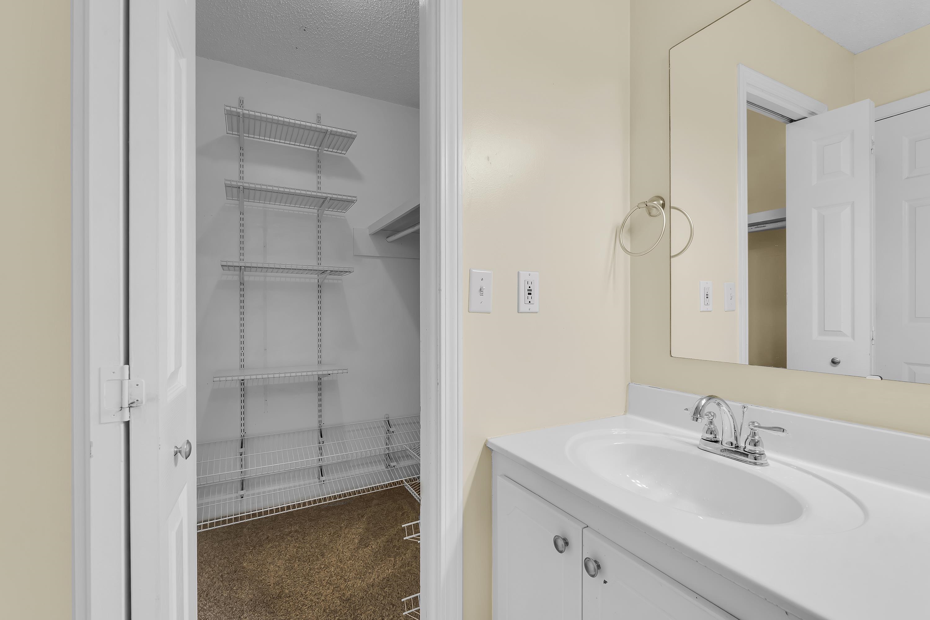 438 Maplecroft Street Property Photo 16
