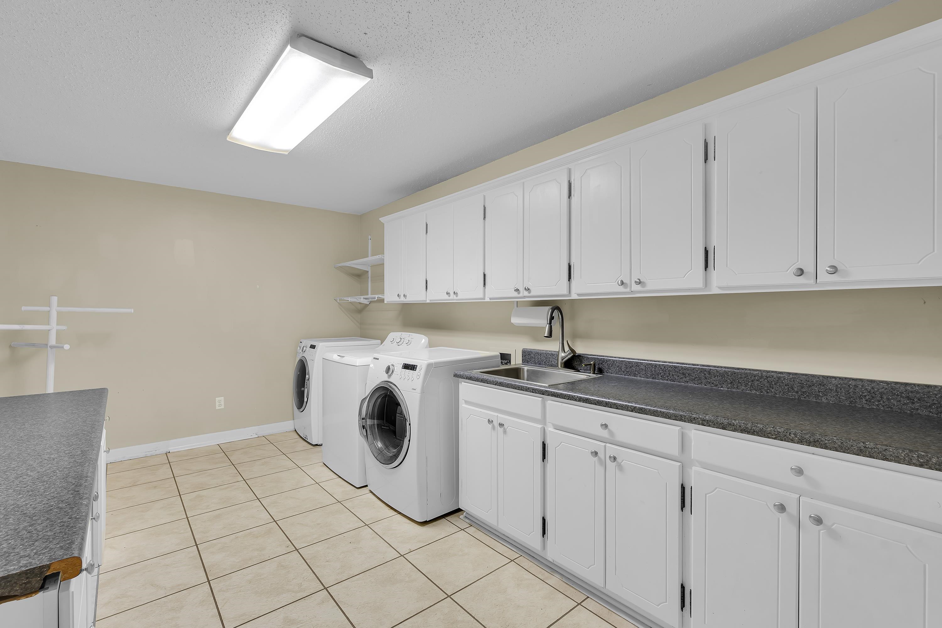 438 Maplecroft Street Property Photo 20