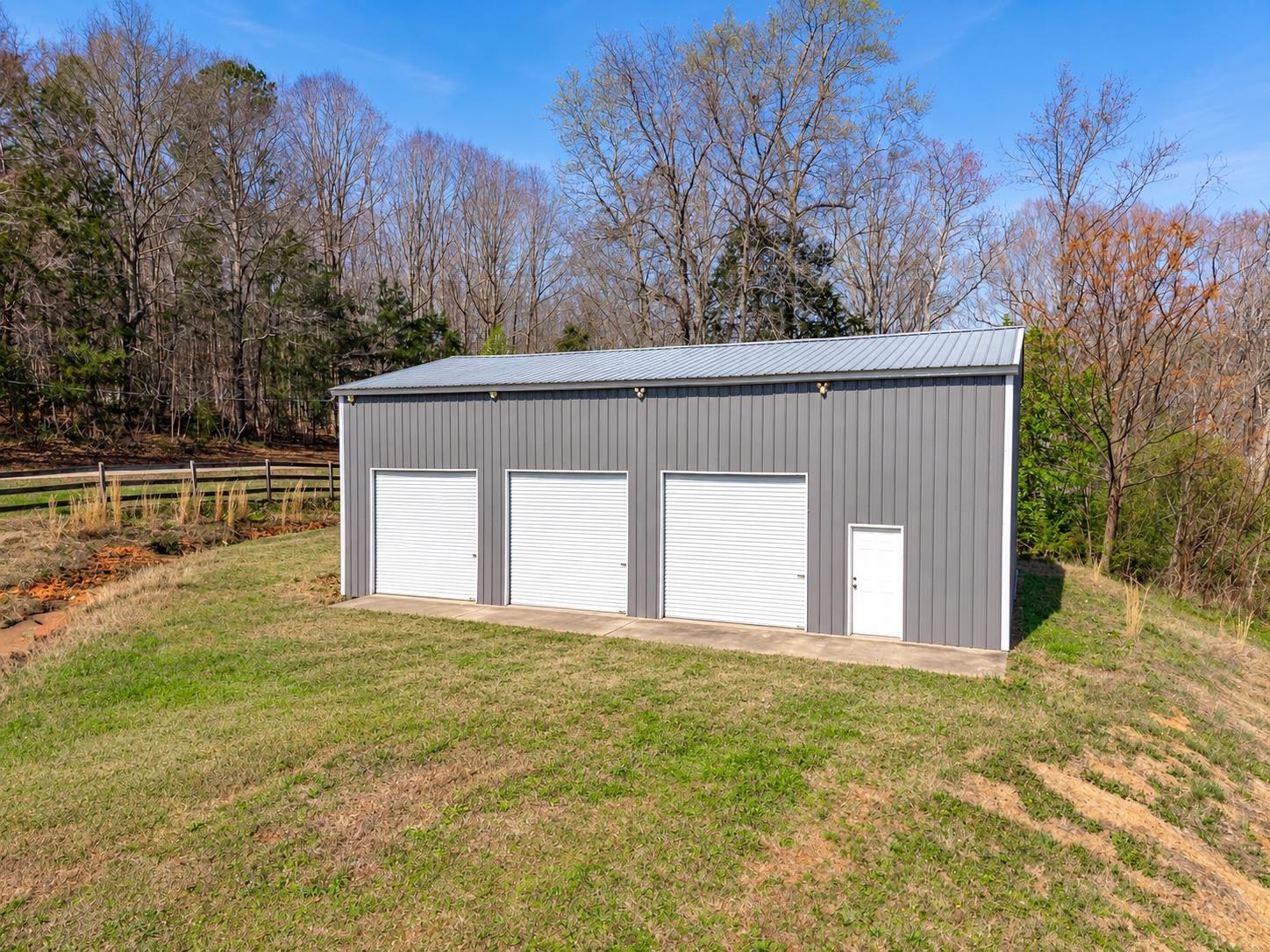 880 Evins Rd Property Photo 3