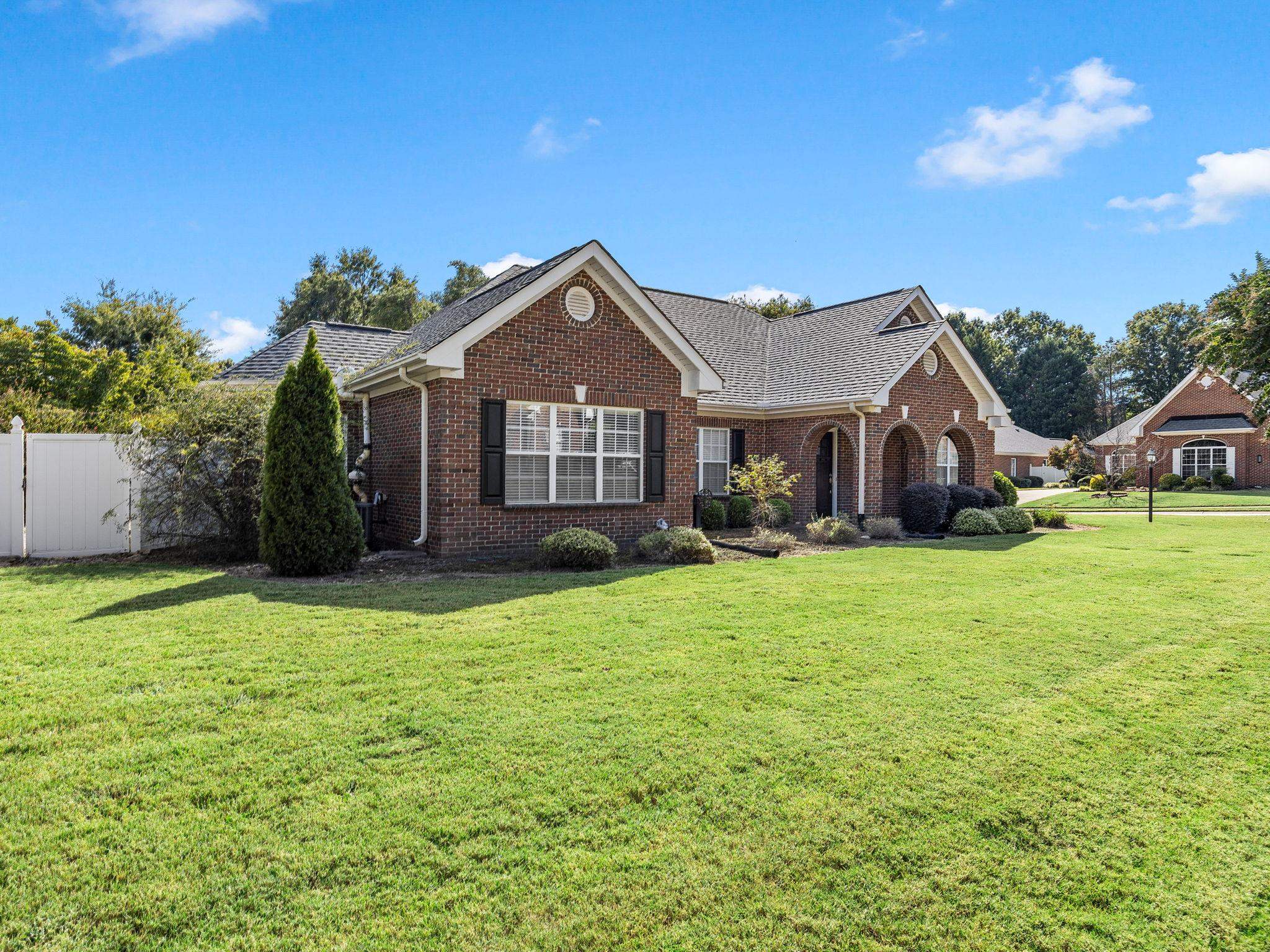 101 Banbury Circle Property Photo 2