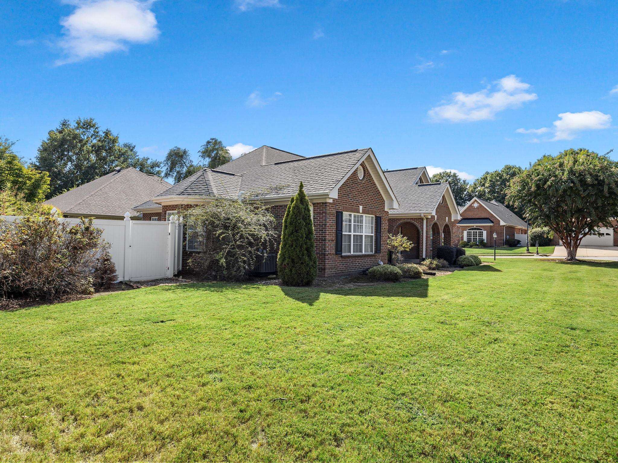 101 Banbury Circle Property Photo 3