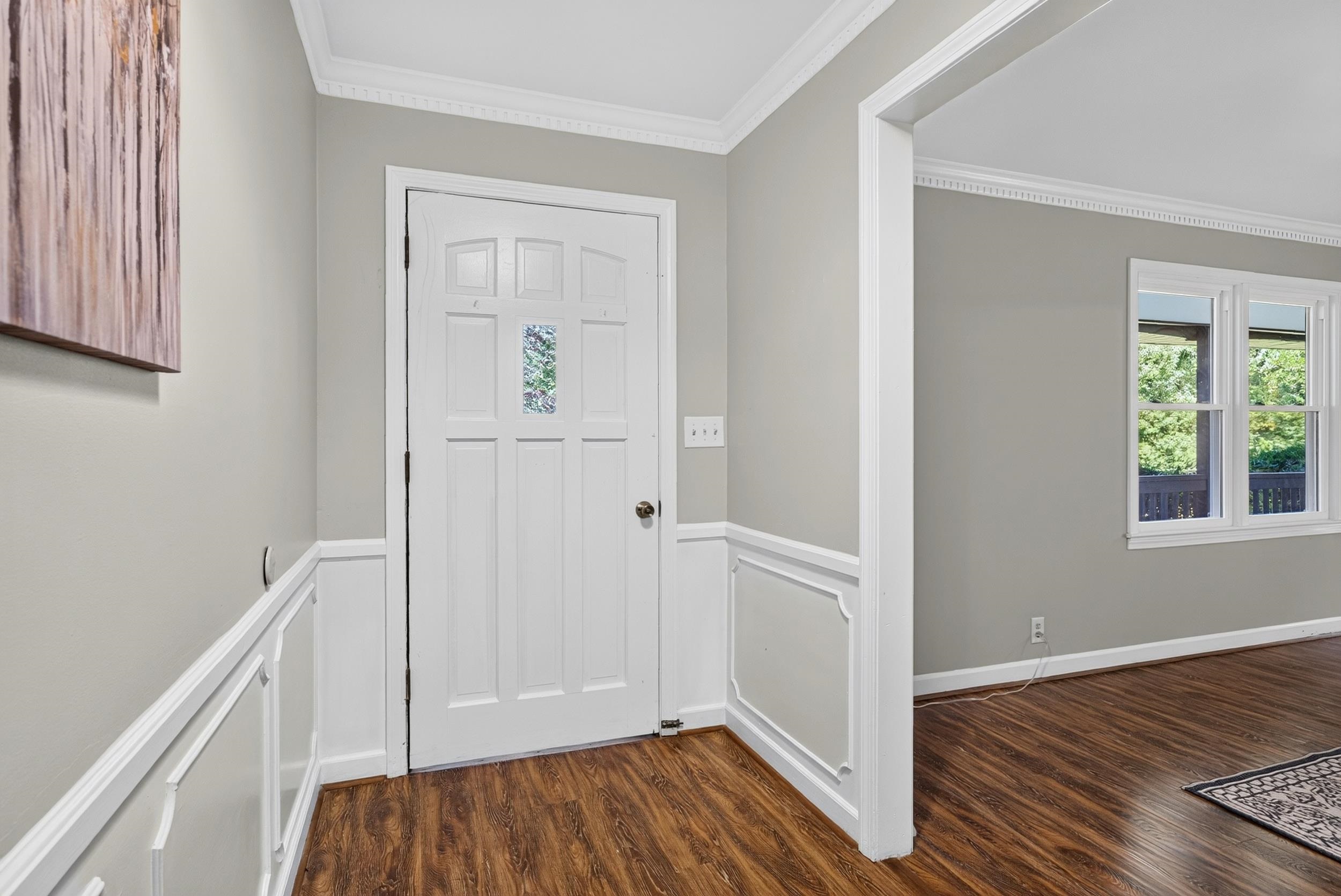 104 Lakecrest Drive Property Photo 4