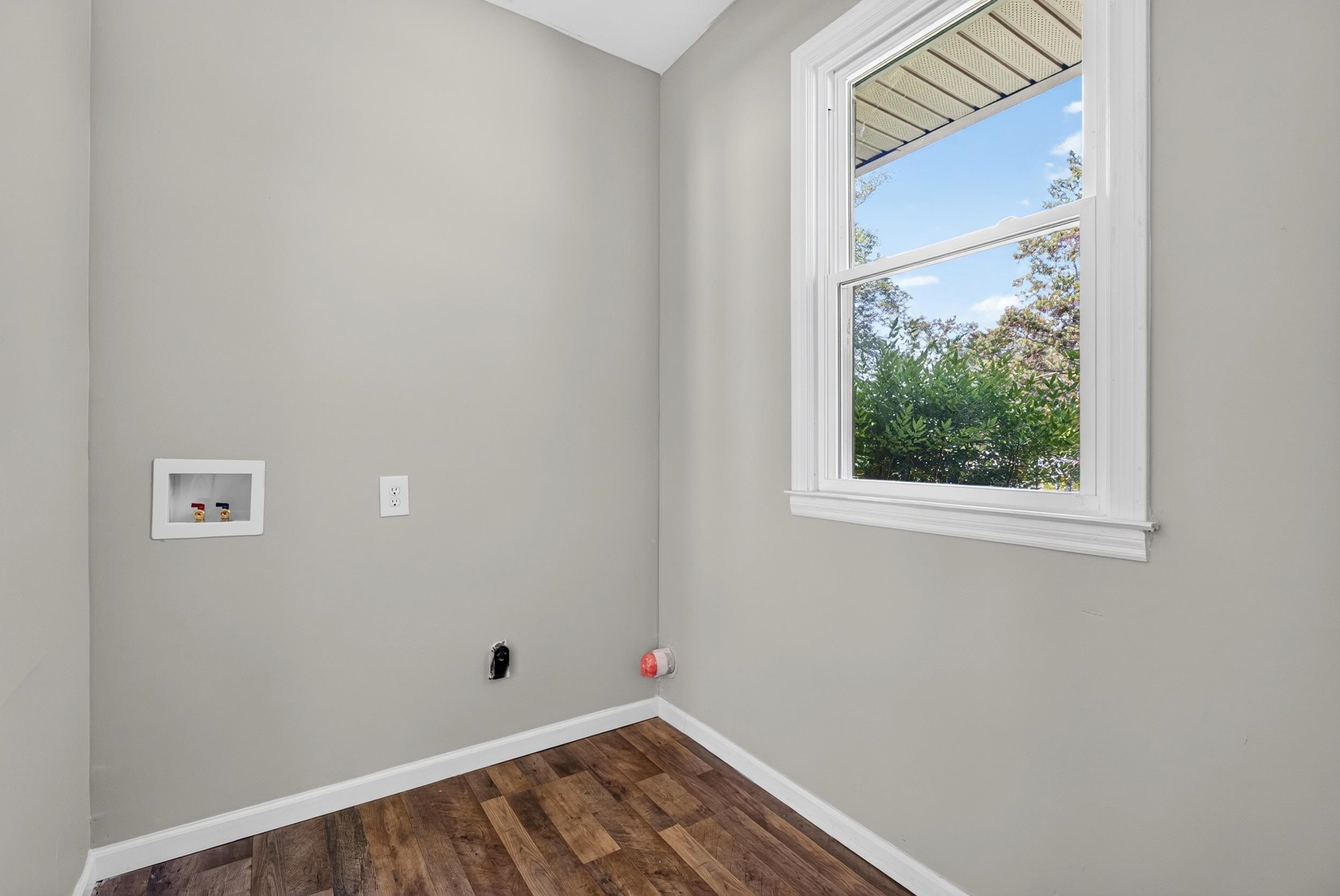 104 Lakecrest Drive Property Photo 15