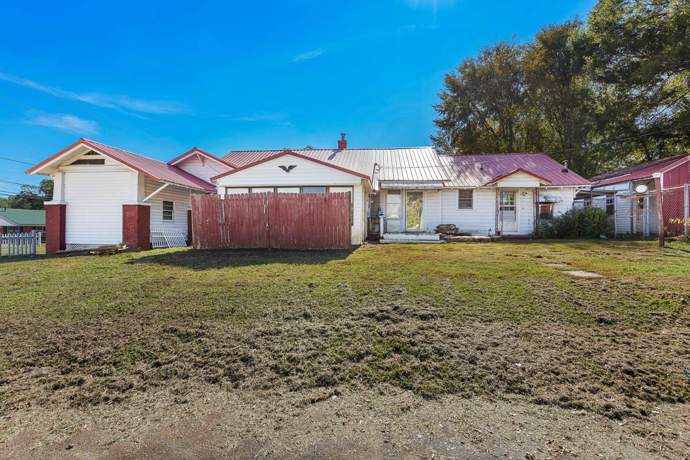 919 N Limestone Street Property Photo 1
