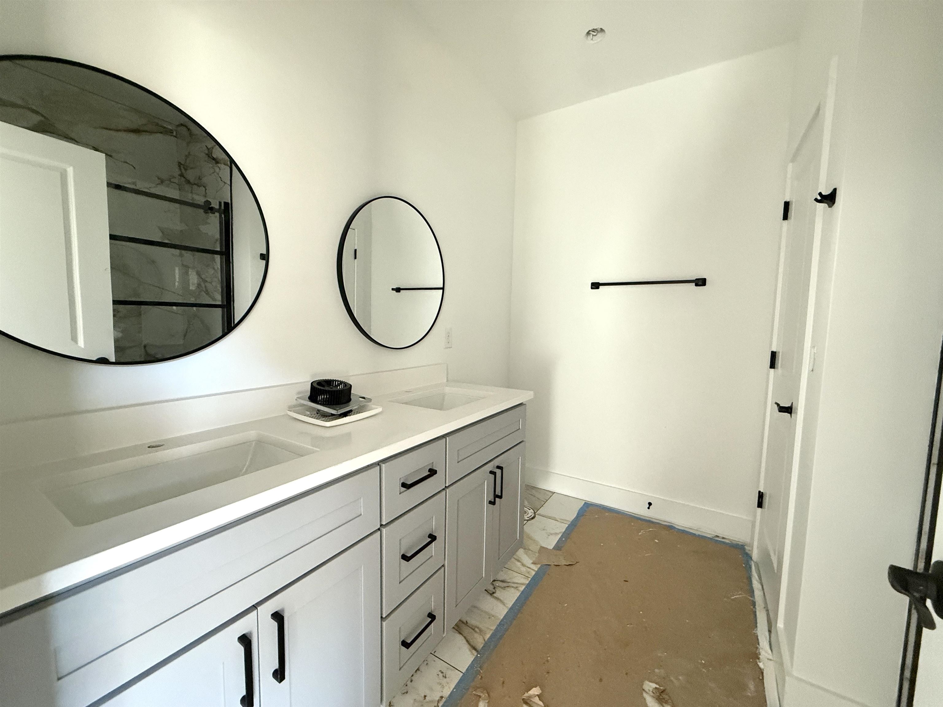 735 Beaumont Avenue Property Photo 6