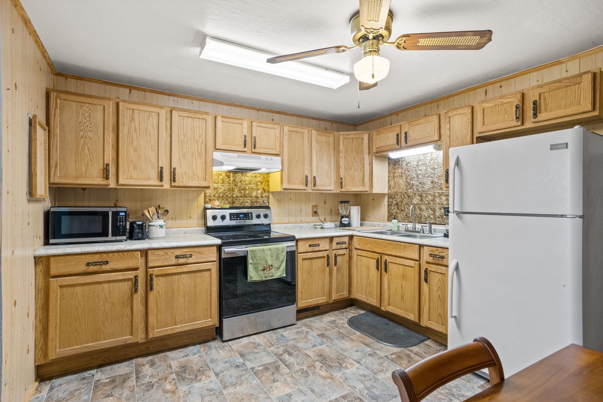 10 Hollywood Street Property Photo 7