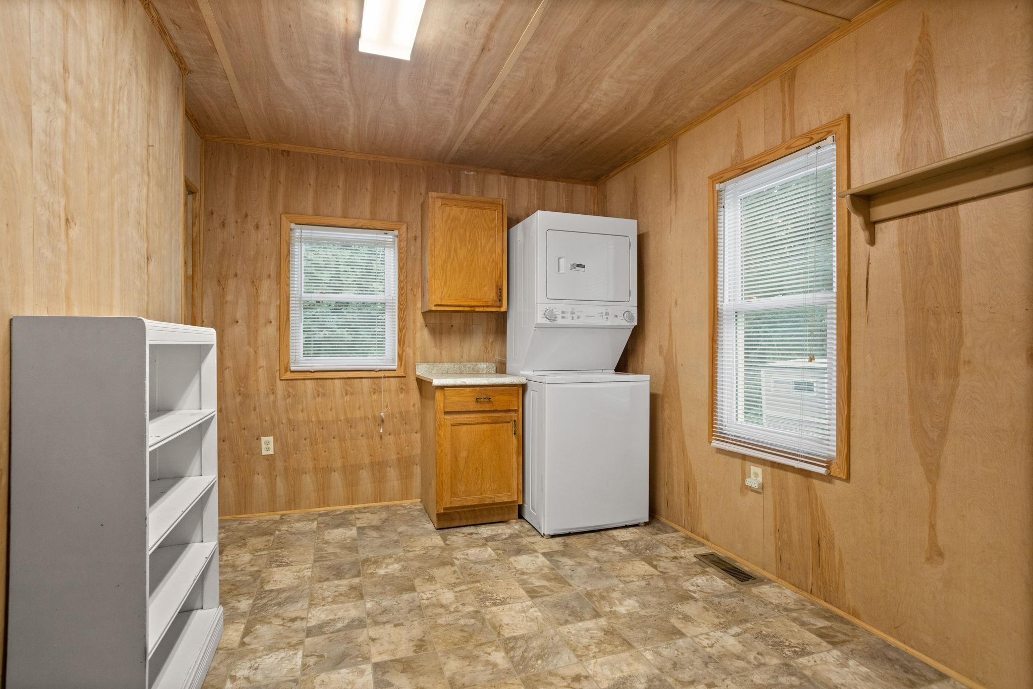 10 Hollywood Street Property Photo 16