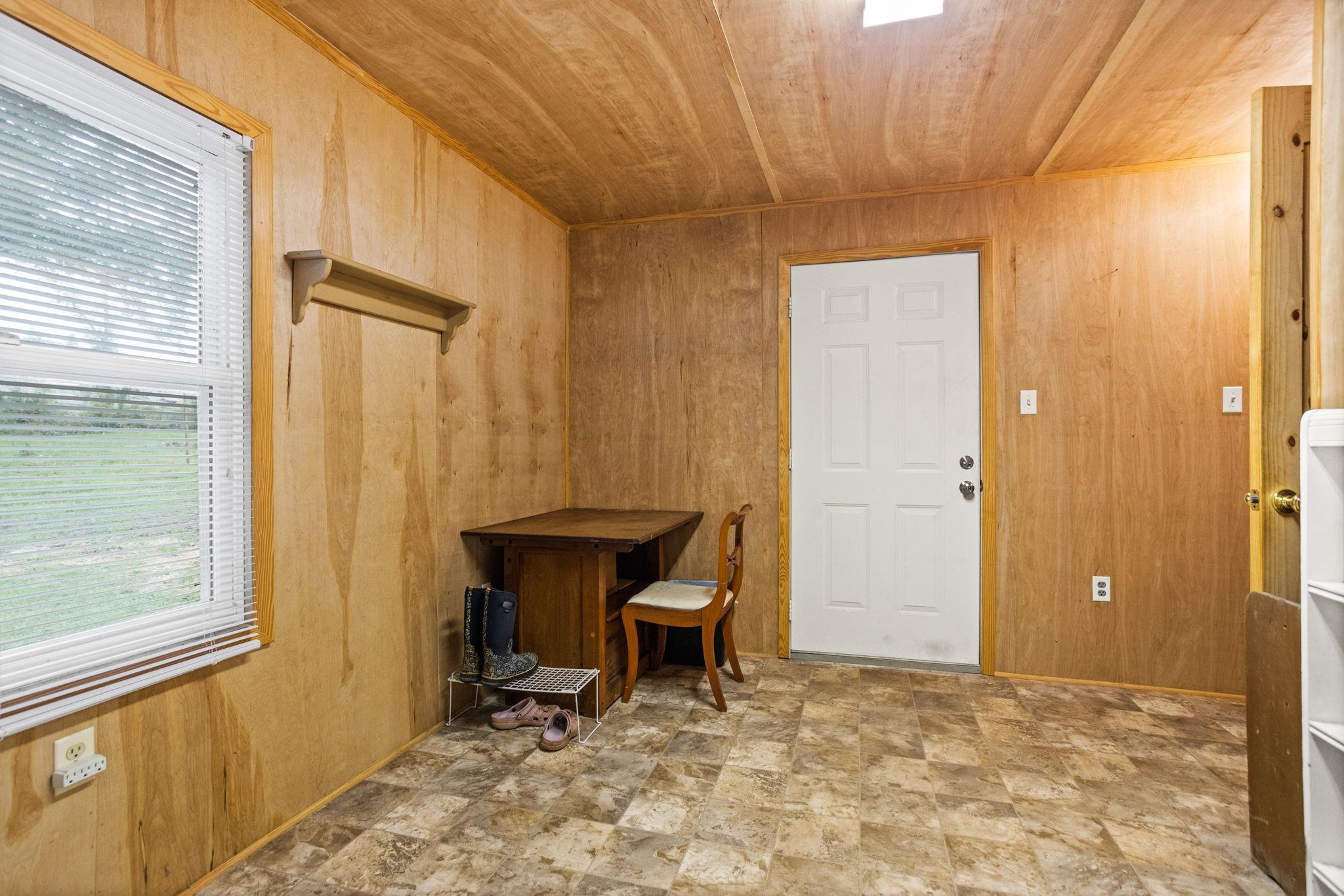 10 Hollywood Street Property Photo 17