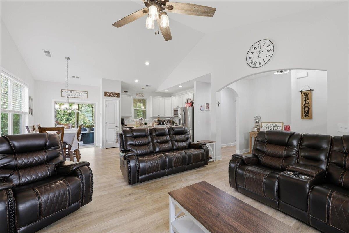 624 Forden Drive Property Photo 8
