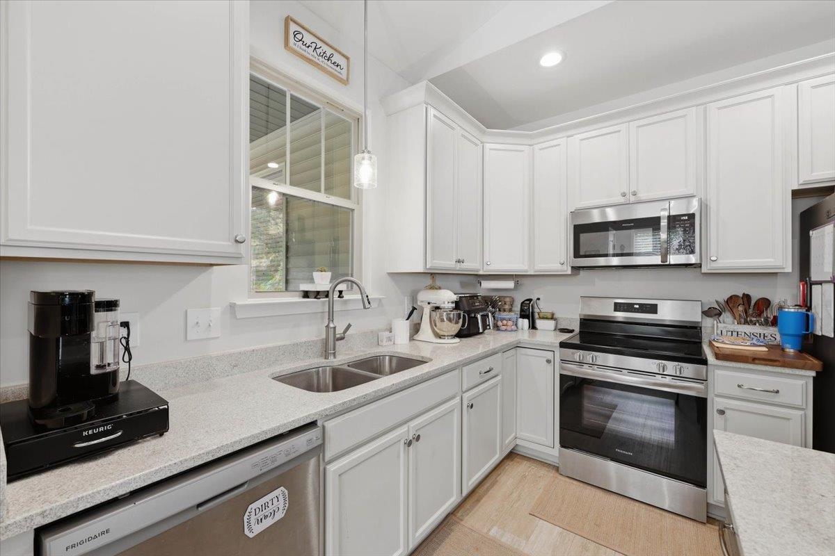 624 Forden Drive Property Photo 14