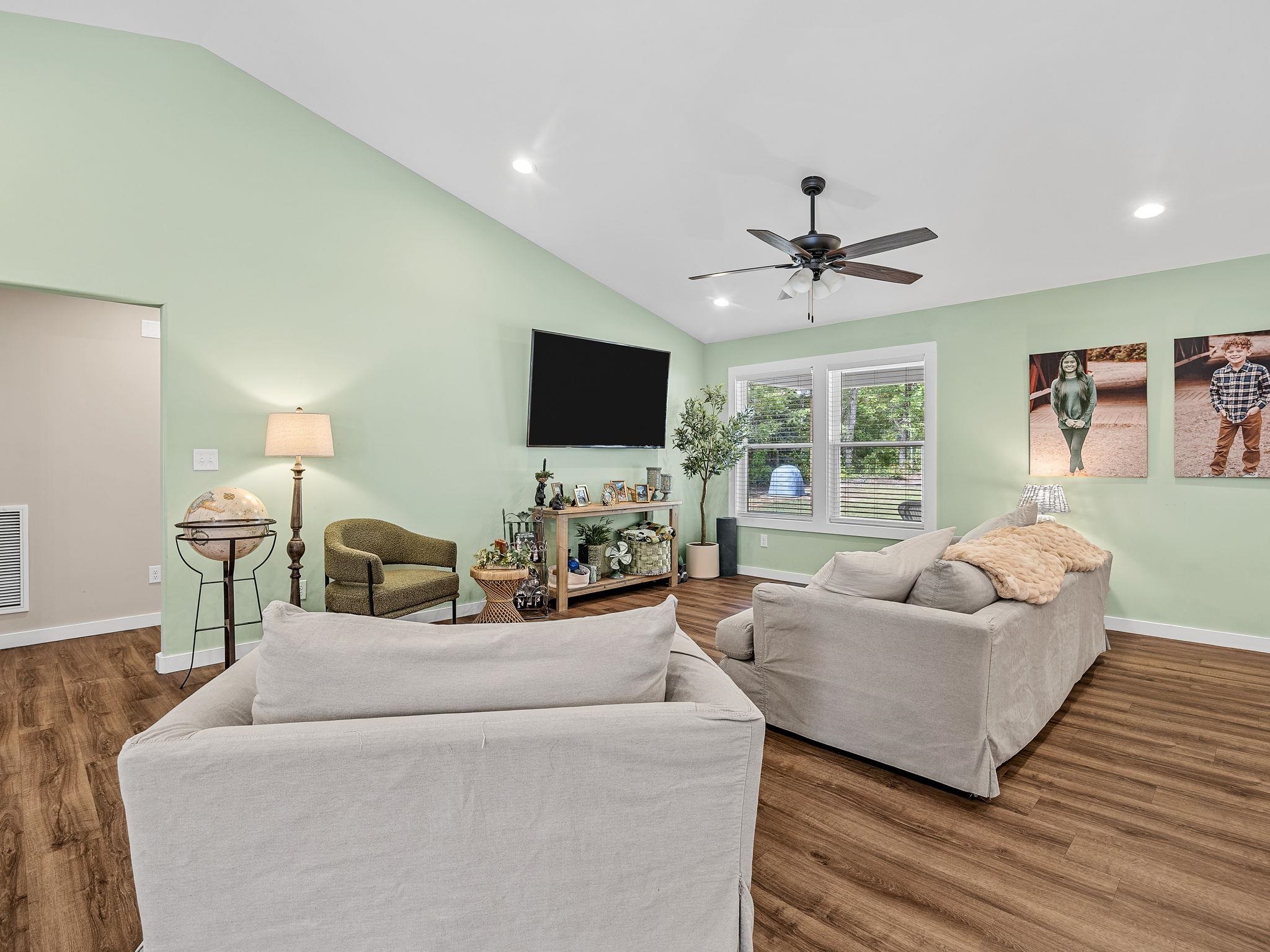 360 Greenwood Road Property Photo 9