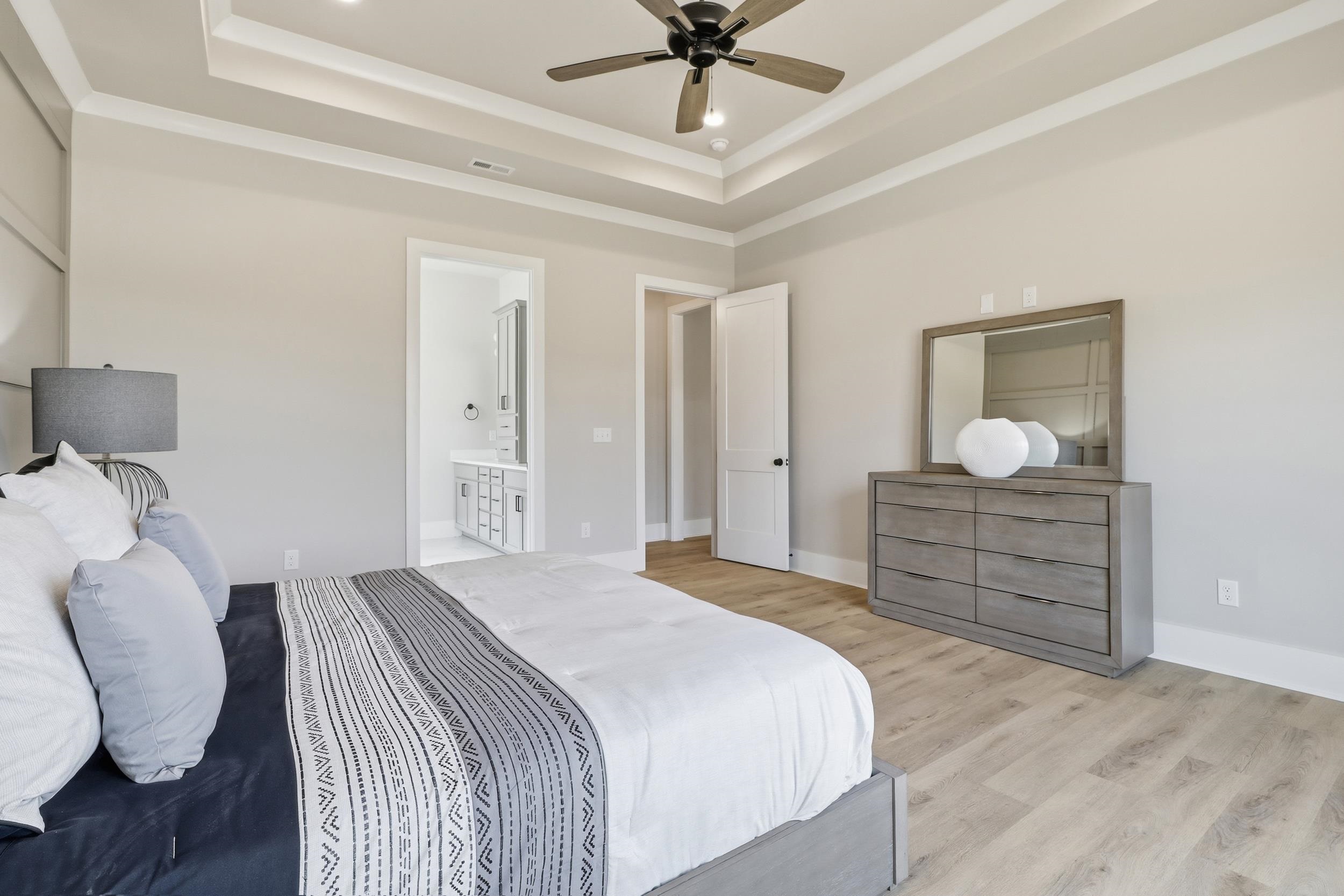 4004 Hollybank Drive Property Photo 14