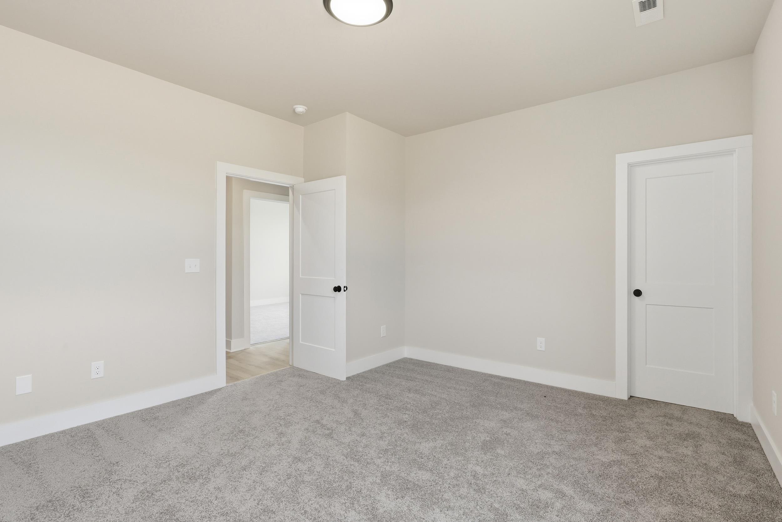 4004 Hollybank Drive Property Photo 19