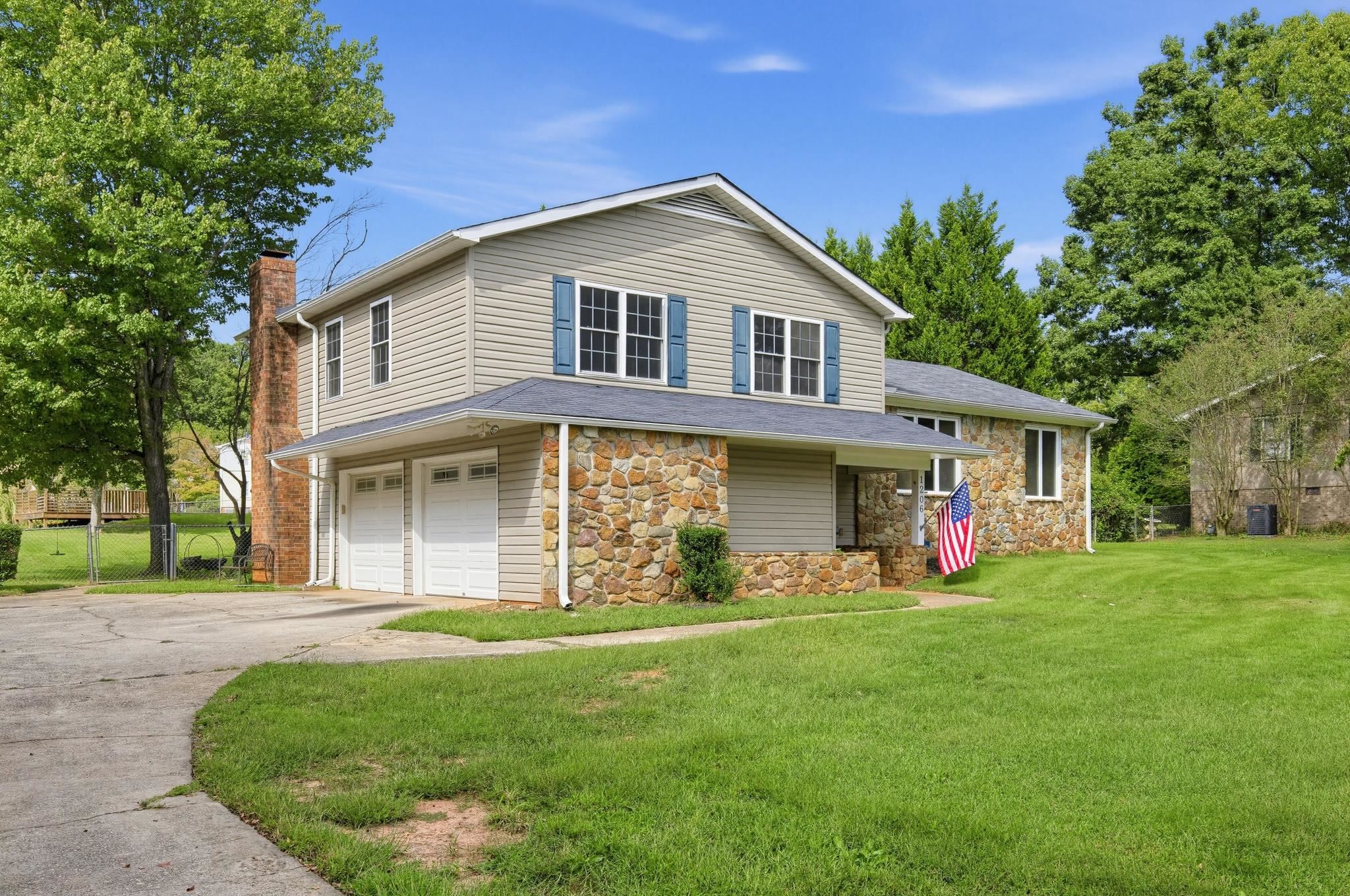 1206 Three Bridges Rd Property Photo 5