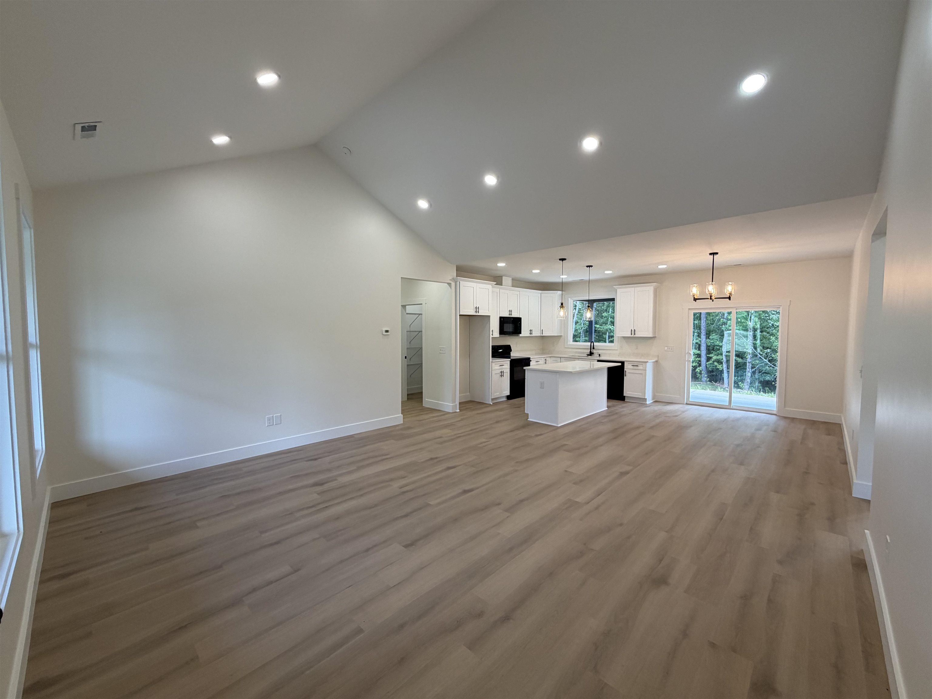 169 Susans Road Property Photo 4