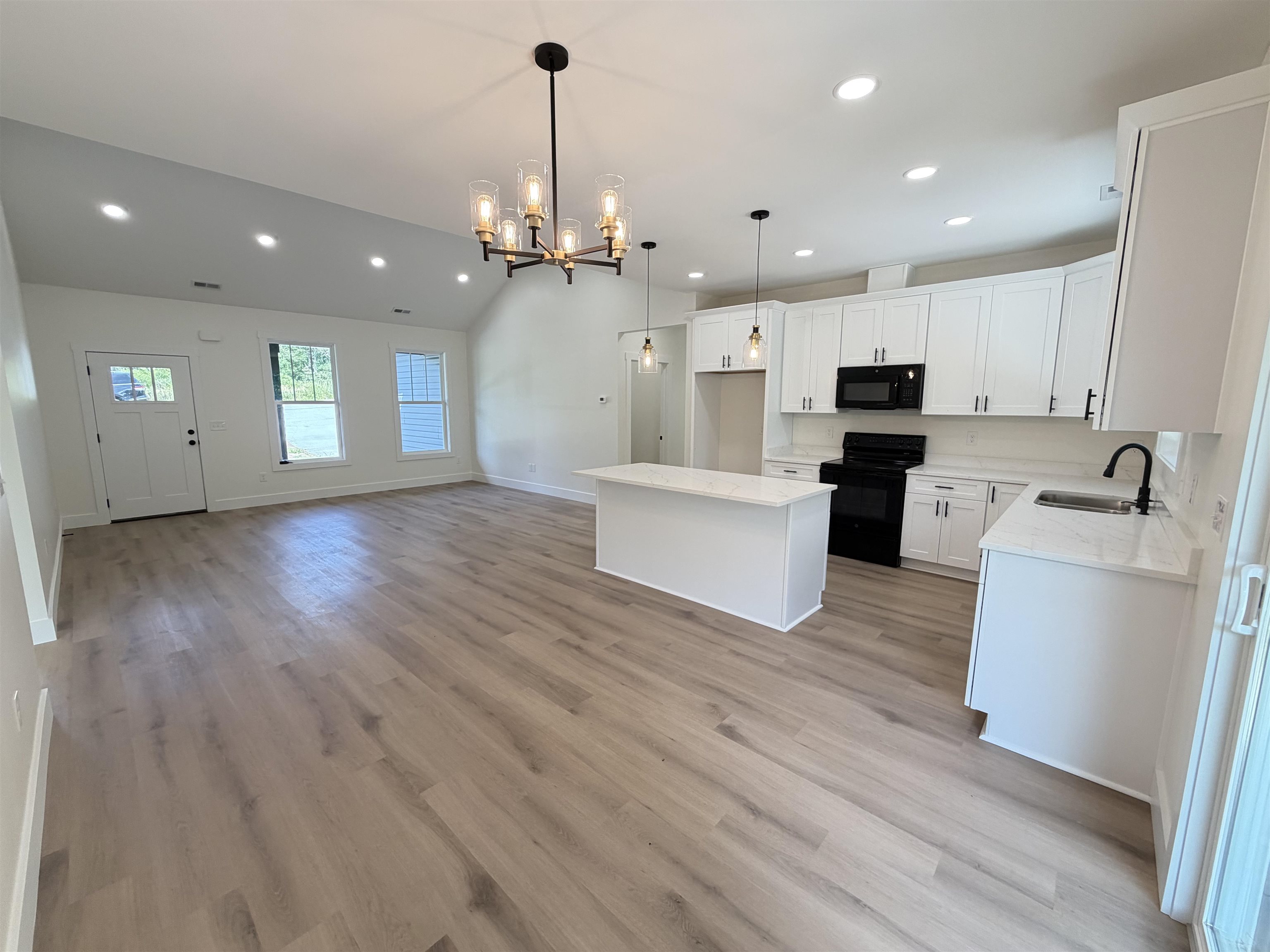 169 Susans Road Property Photo 6