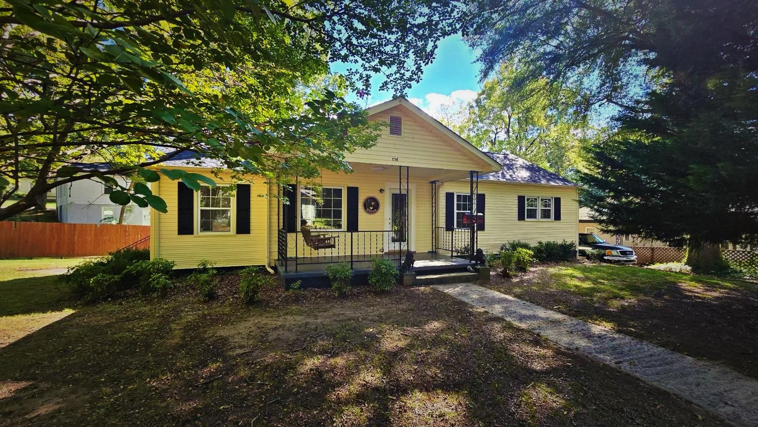 114 Indian Hill St Property Photo 1