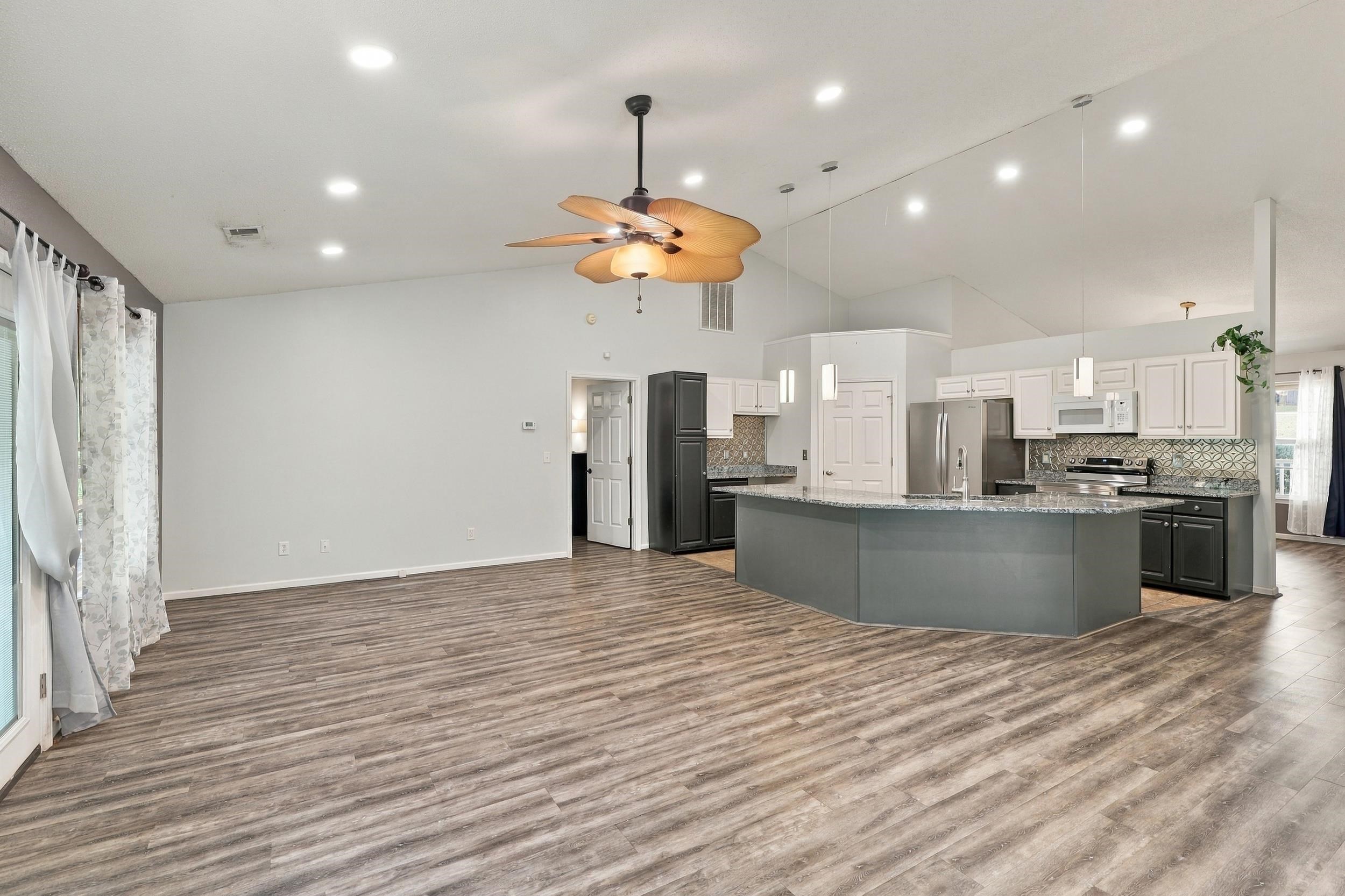 204 Bitternut Lane Property Photo 8