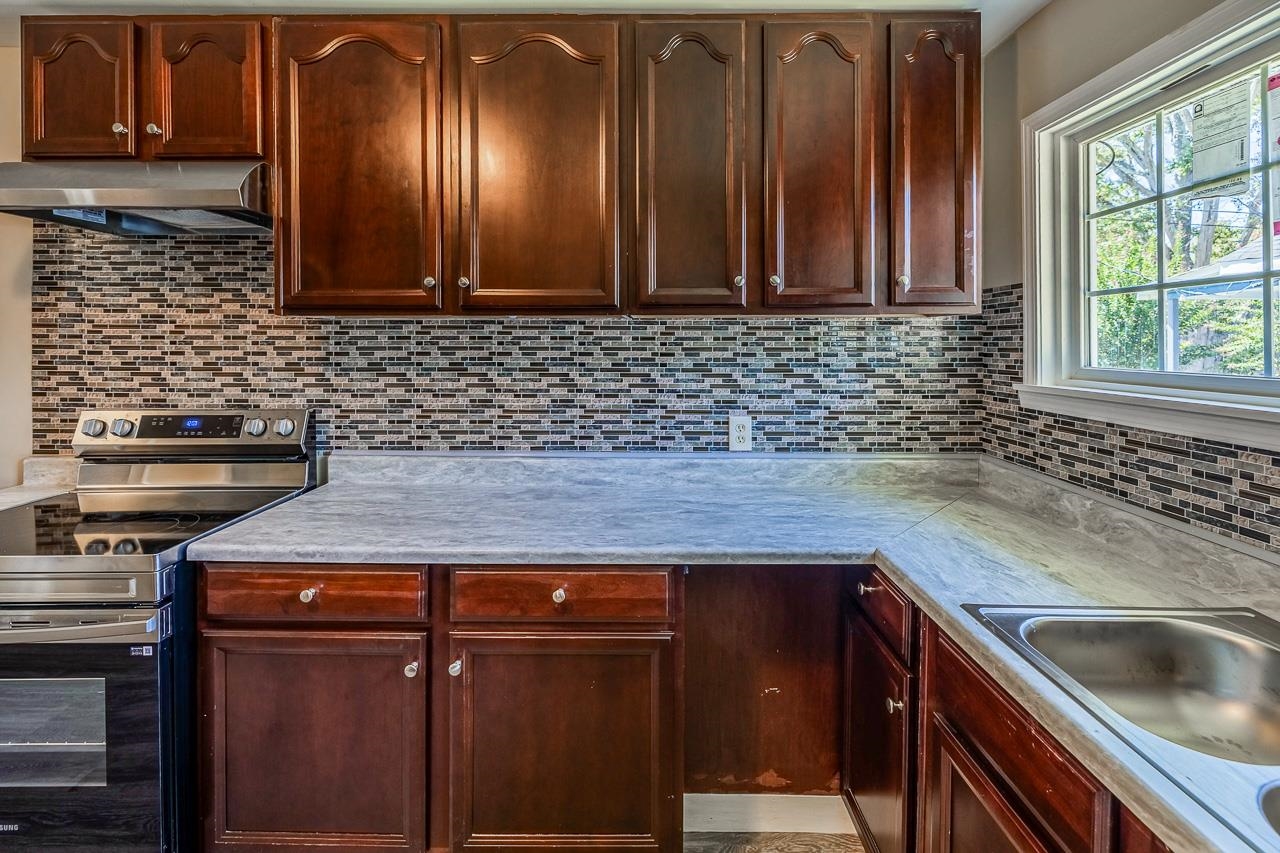 112 Woodrow Street Property Photo 3