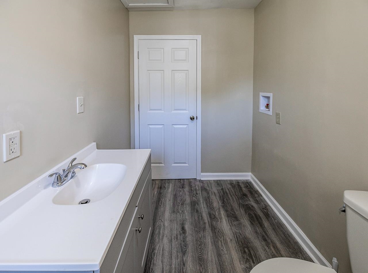 112 Woodrow Street Property Photo 6