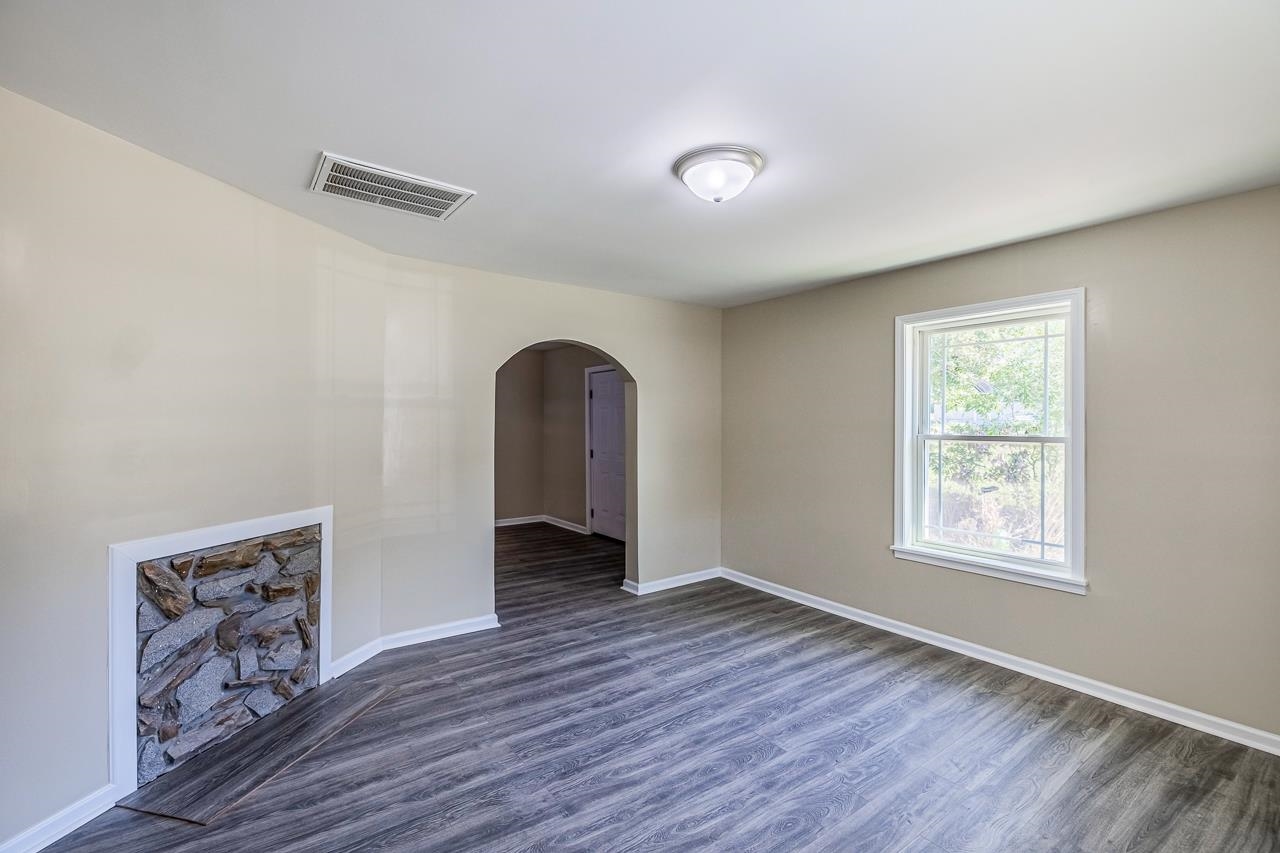 112 Woodrow Street Property Photo 7