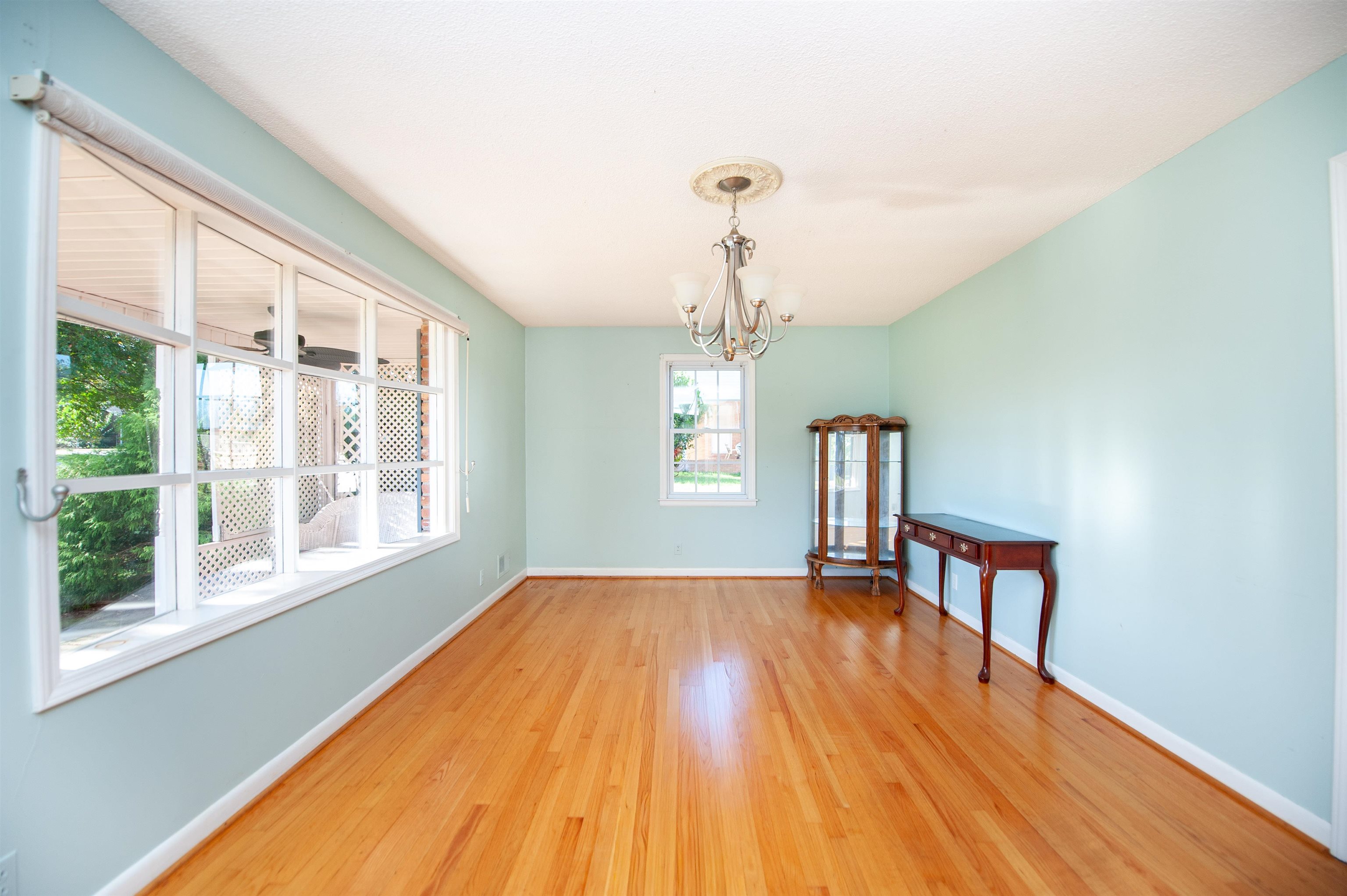 124 Midland Drive Property Photo 2