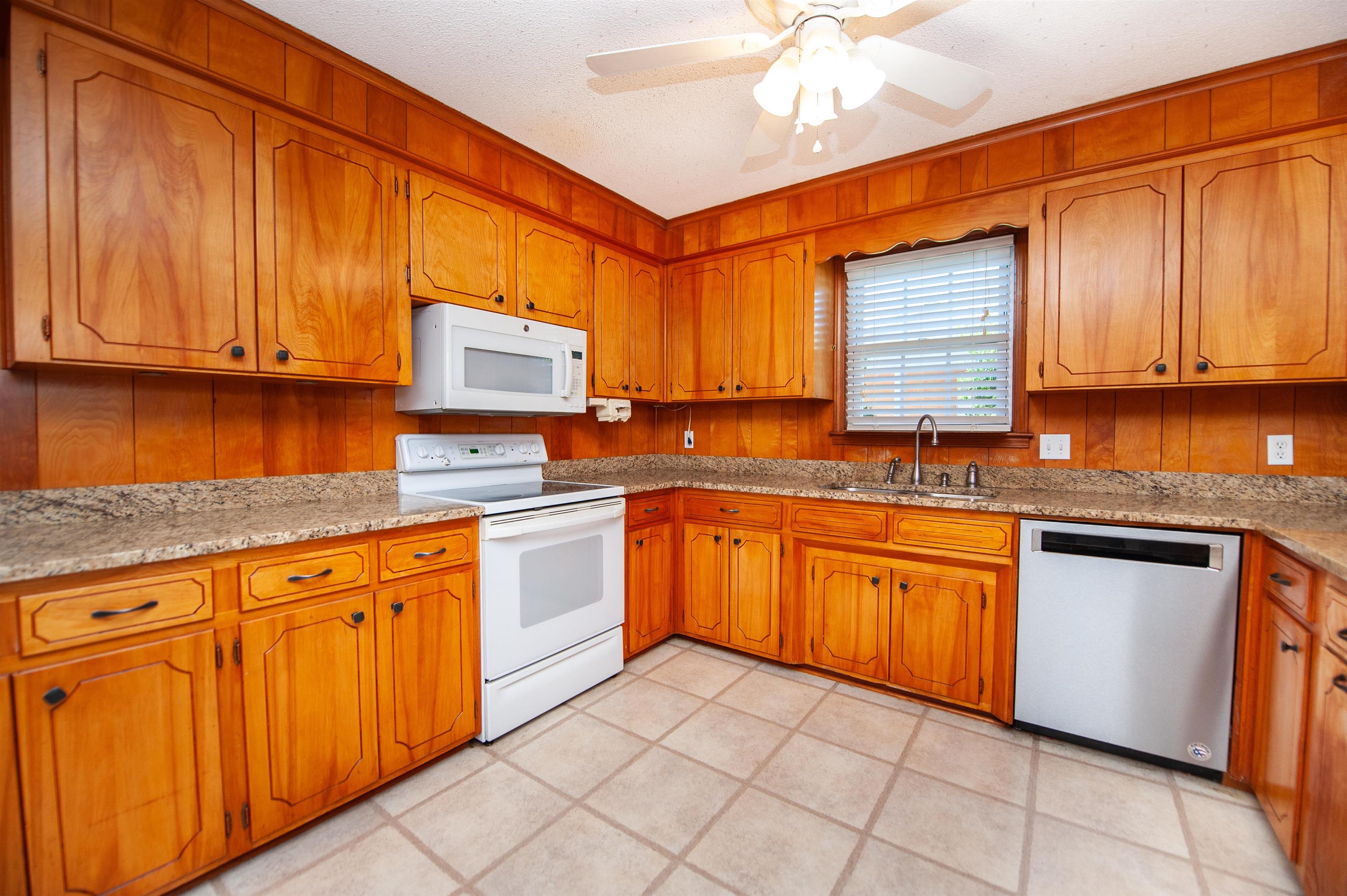 124 Midland Drive Property Photo 14