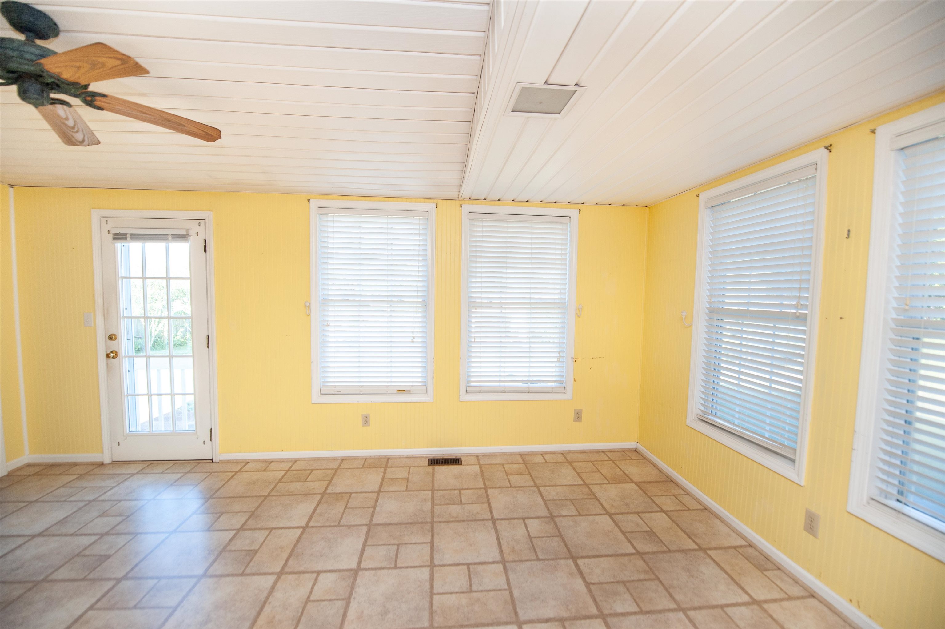 124 Midland Drive Property Photo 17