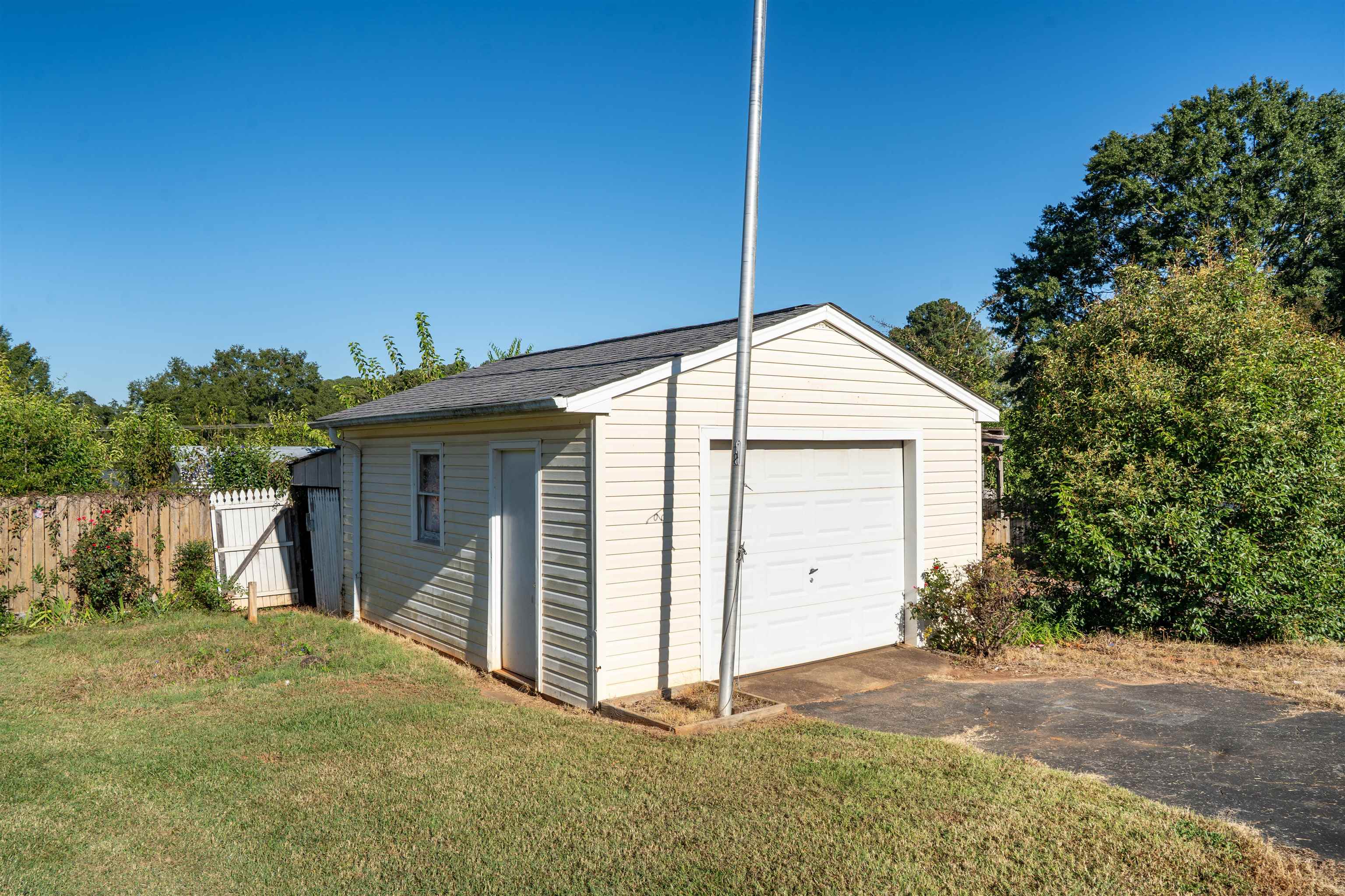 124 Midland Drive Property Photo 41
