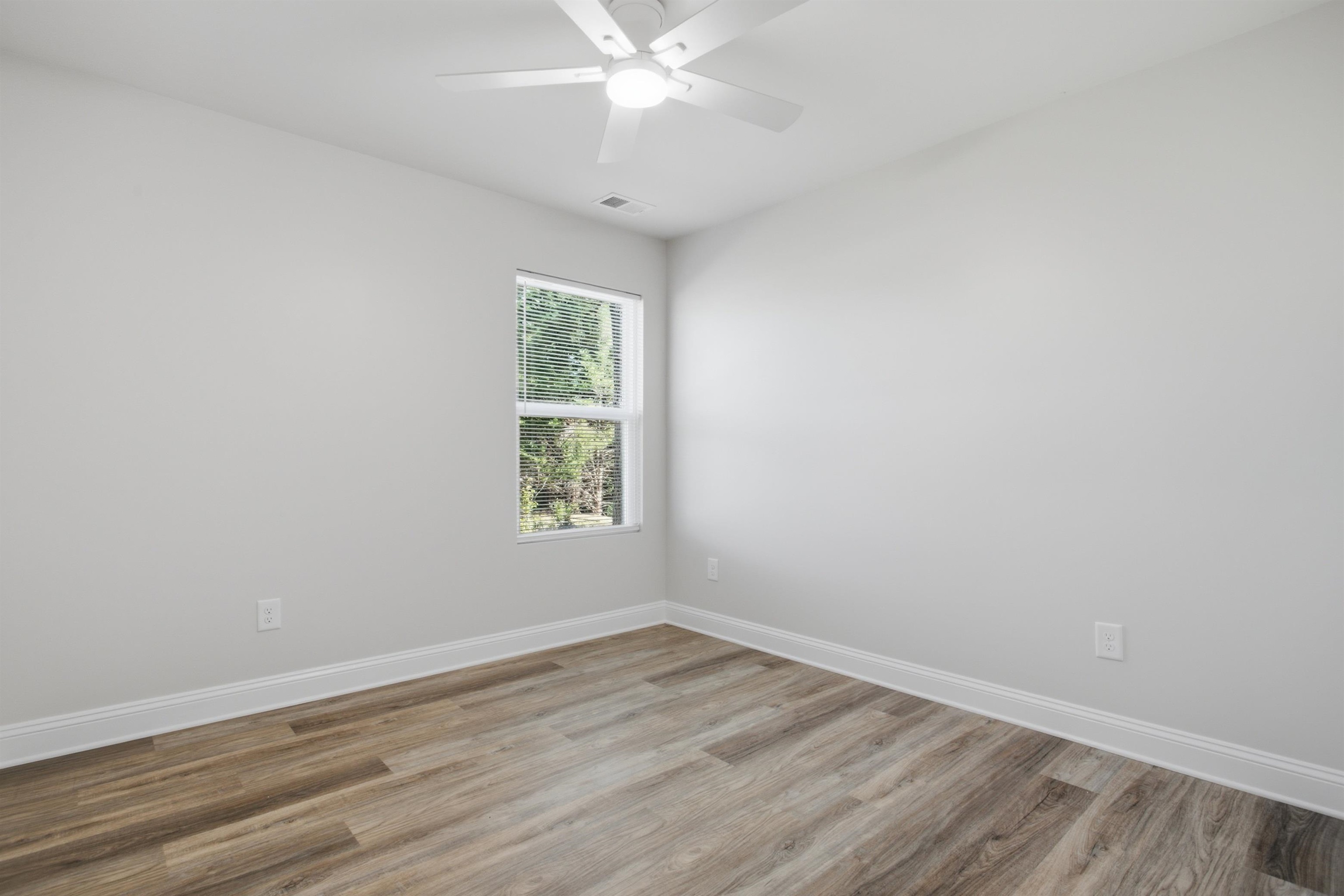 216 Woodfield Avenue Property Photo 26