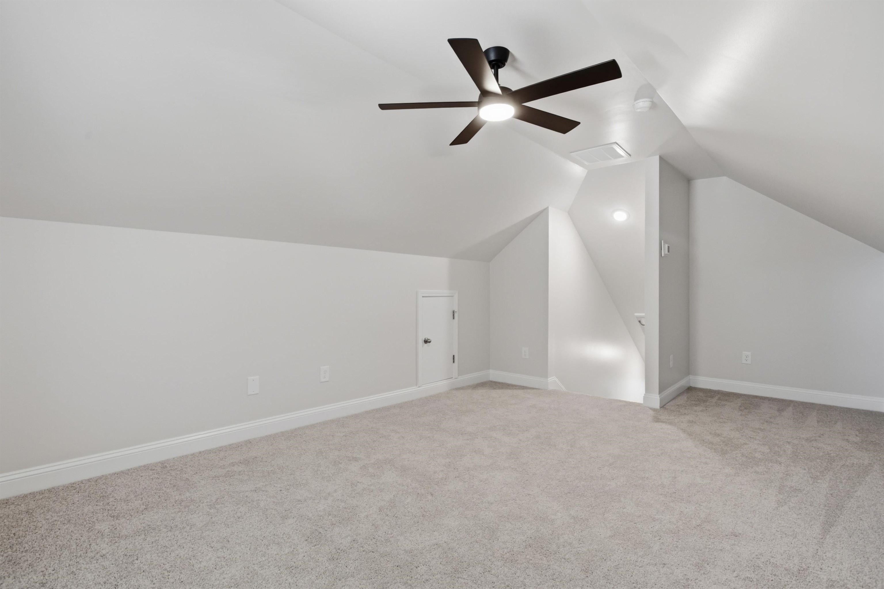 216 Woodfield Avenue Property Photo 28