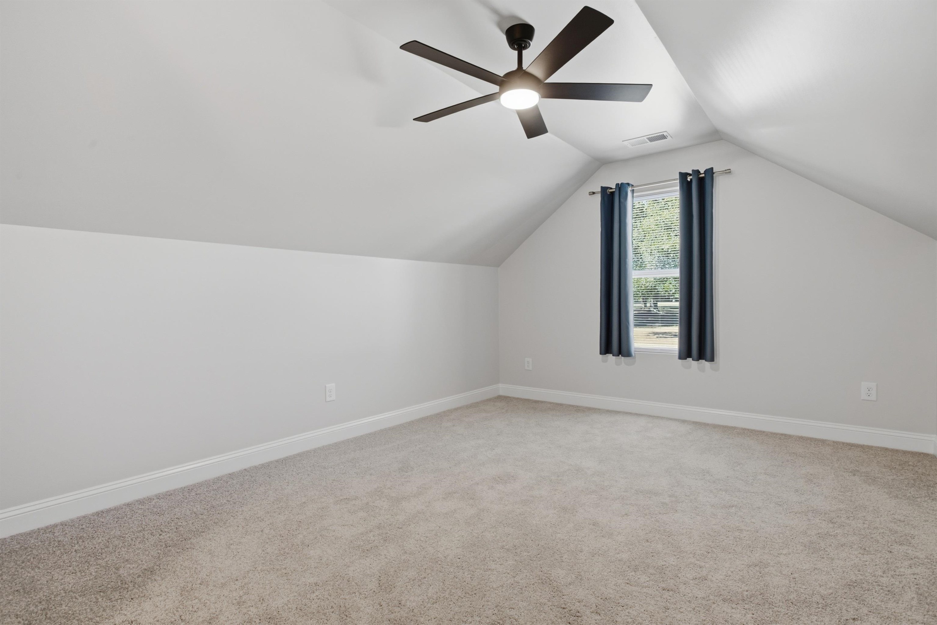 216 Woodfield Avenue Property Photo 30