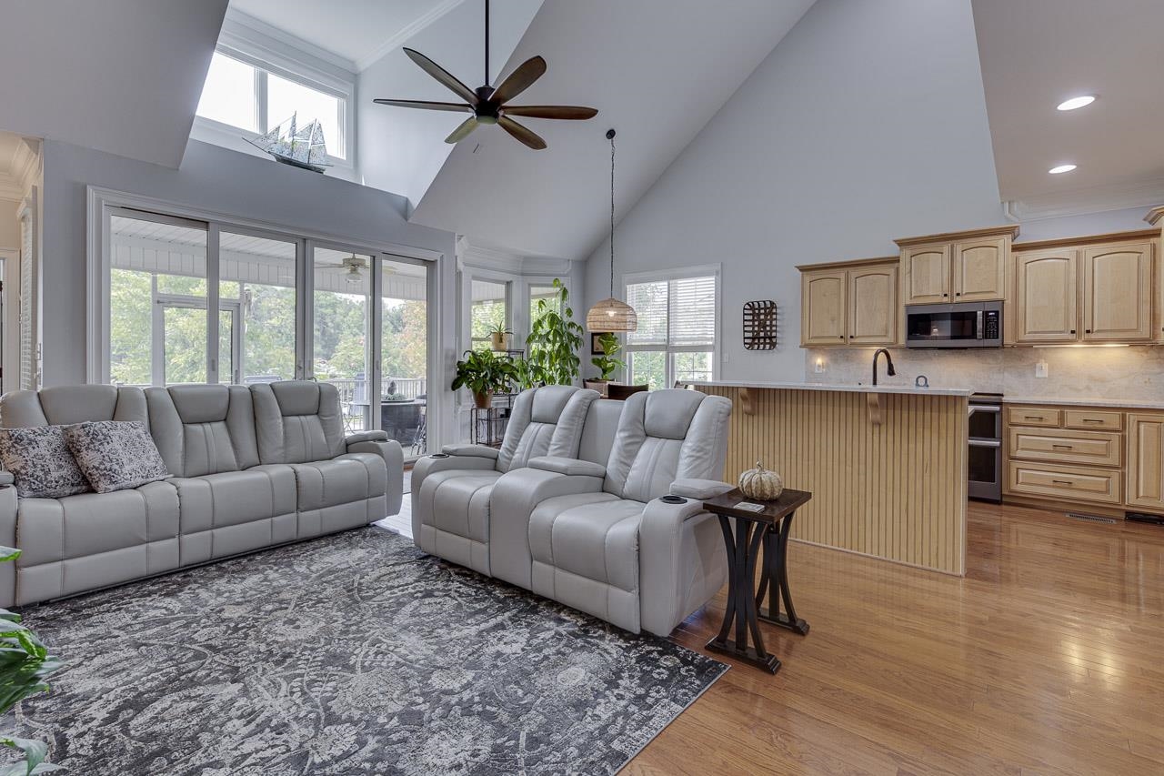 319 Arsenal Drive Property Photo 12