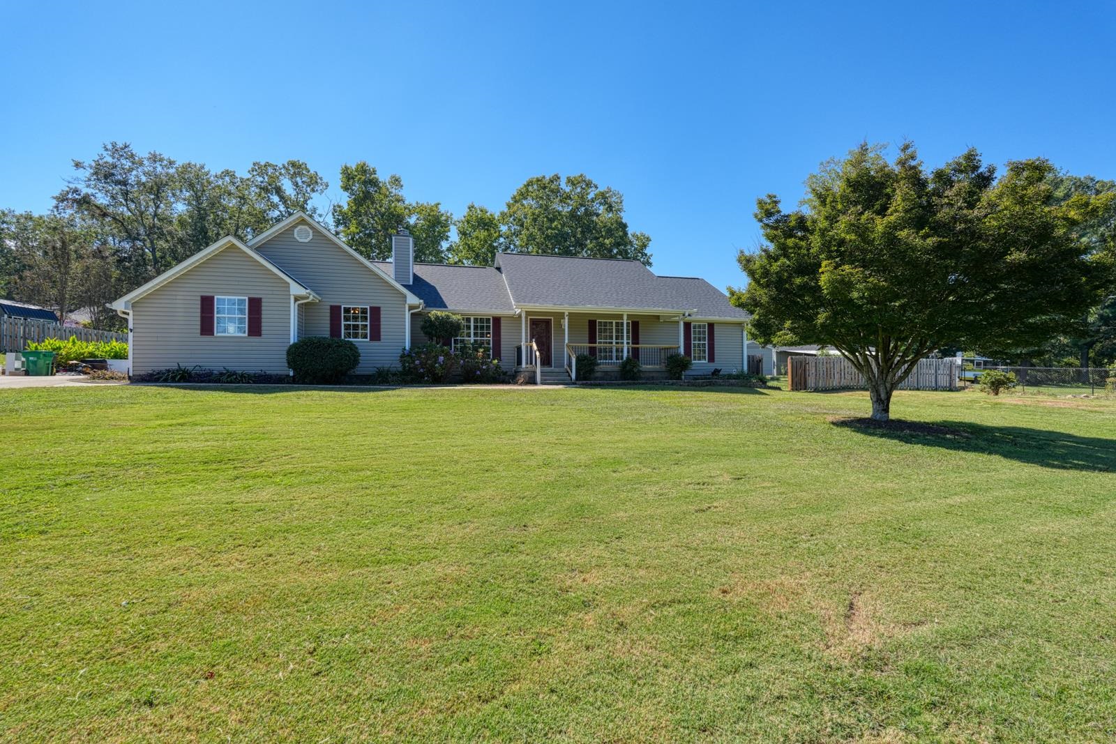 137 Greenway Drive Property Photo 1