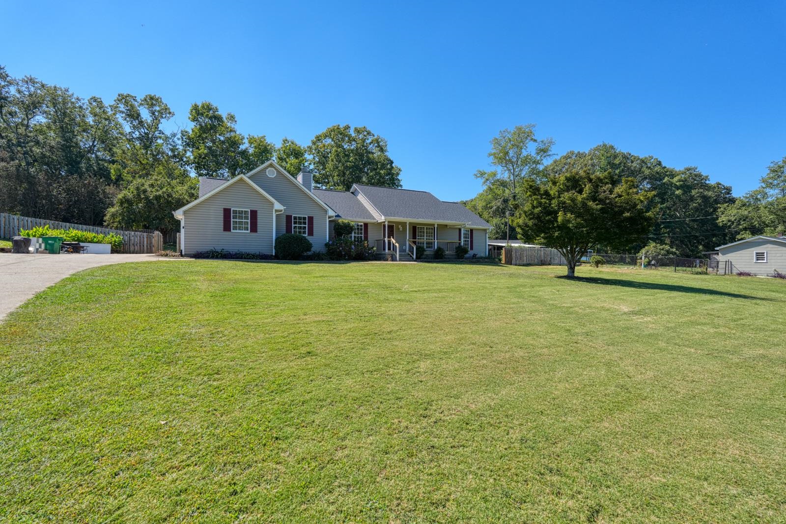 137 Greenway Drive Property Photo 3