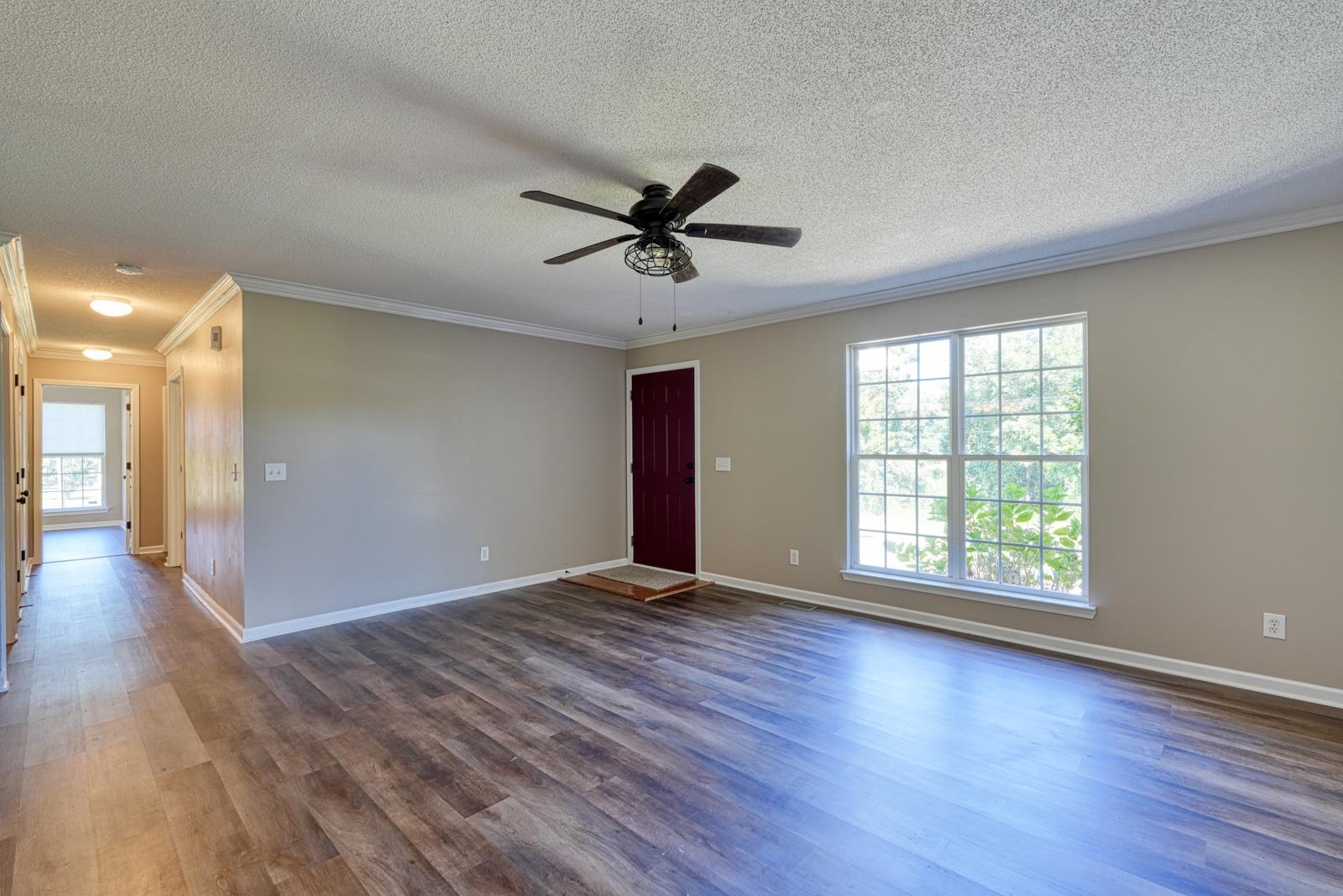 137 Greenway Drive Property Photo 6