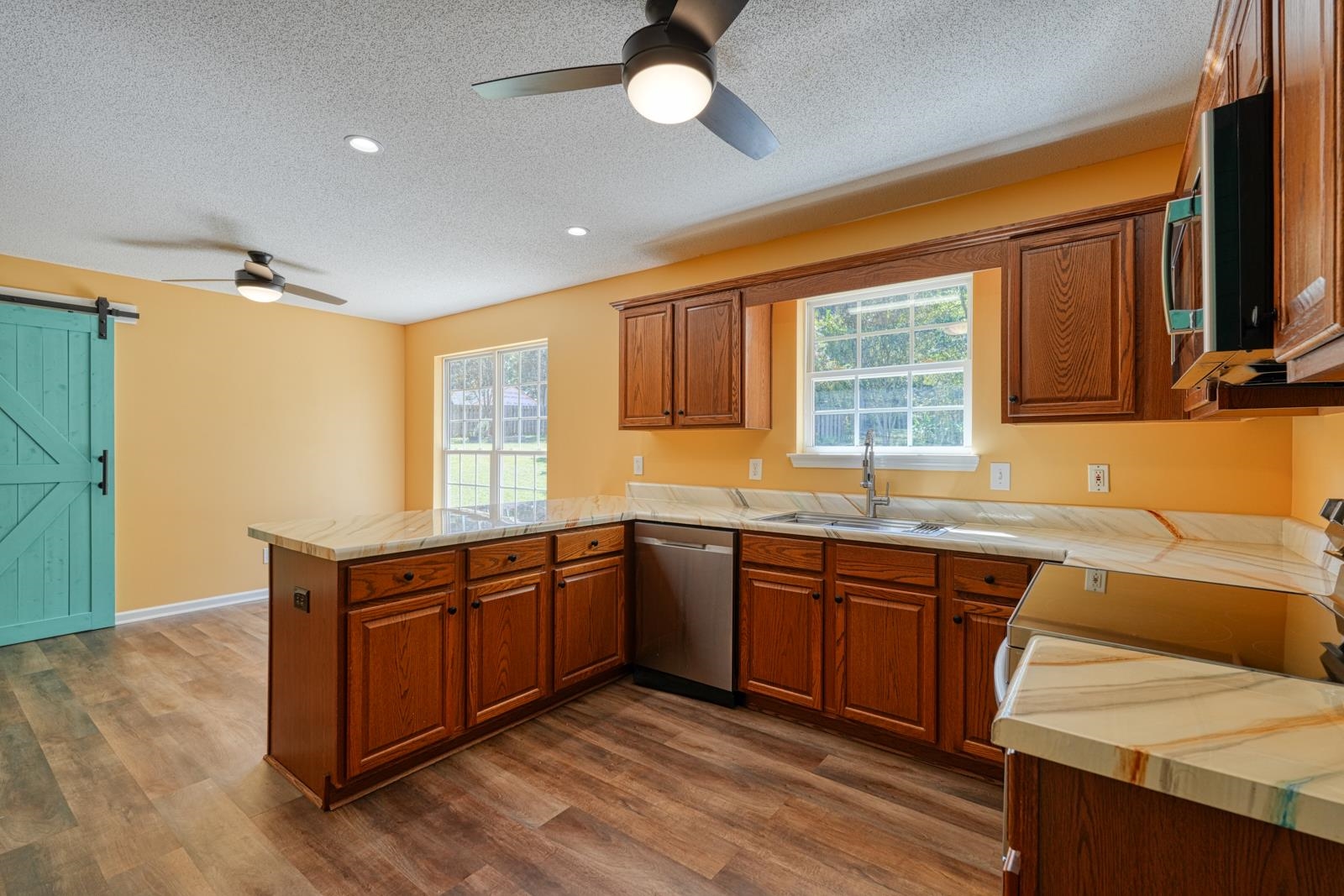 137 Greenway Drive Property Photo 11