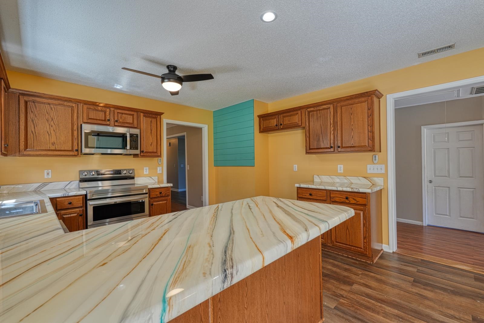 137 Greenway Drive Property Photo 16