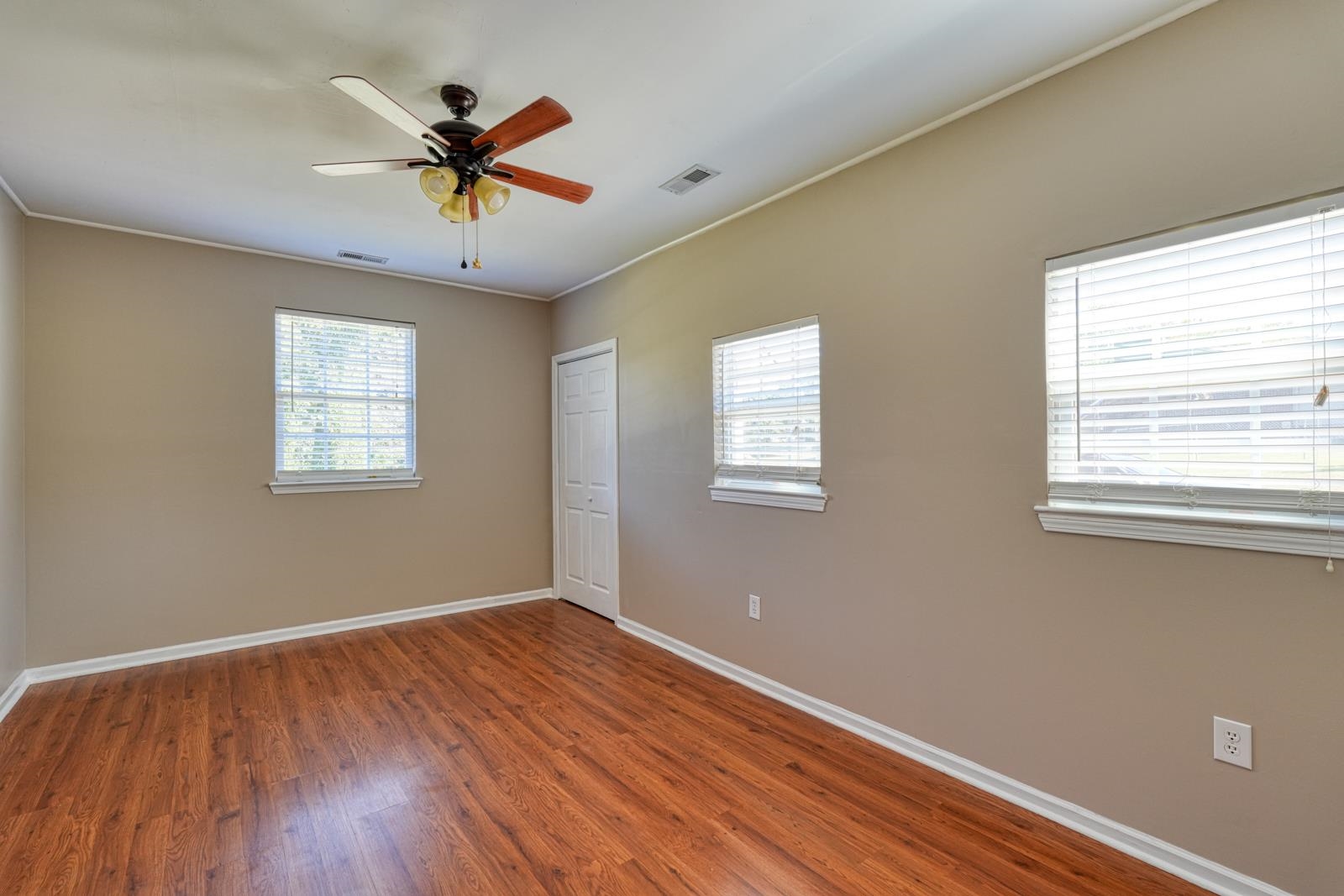 137 Greenway Drive Property Photo 28