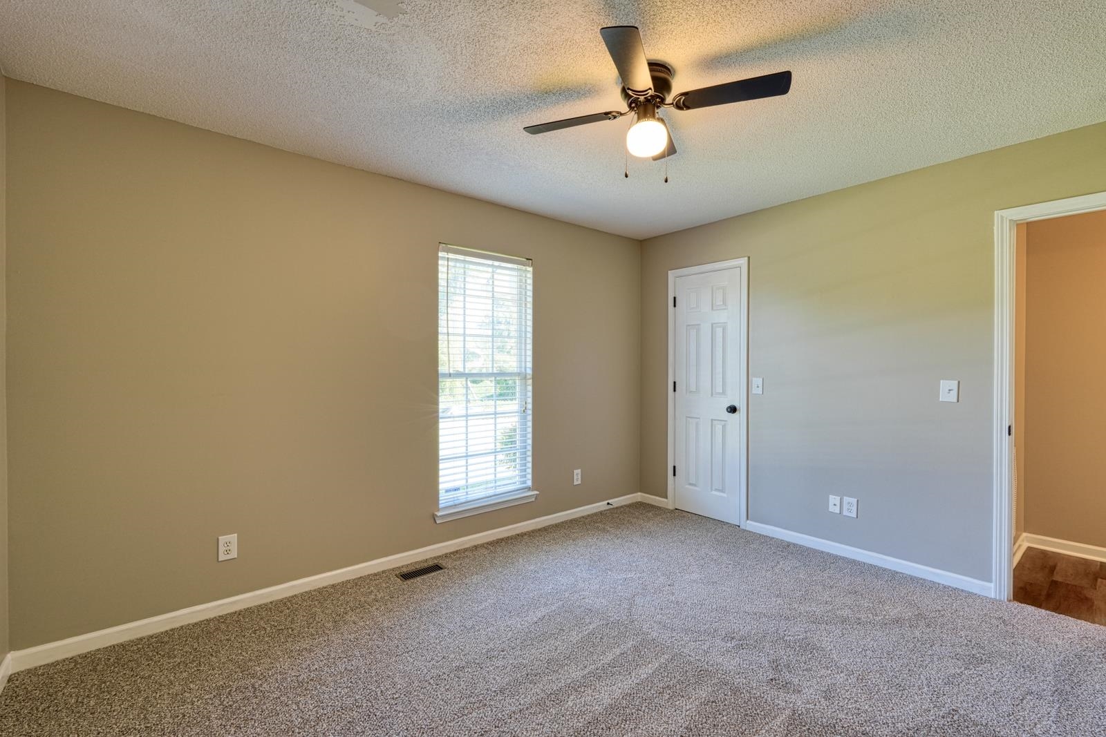 137 Greenway Drive Property Photo 31